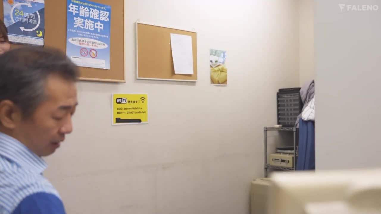 The shop manager&#039;s dick is bigger than her boyfriend&#039;s, so he sticks to it every day at the part-time job and has sex. 本郷爱 - AV大平台-Chinese Subtitles, Adult Films, AV, China, Online Streaming