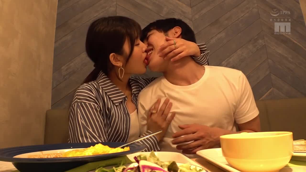 The girlfriend and friend who wants to be a cannon friend is close to the temptation for several times. - AV大平台-Chinese Subtitles, Adult Films, AV, China, Online Streaming