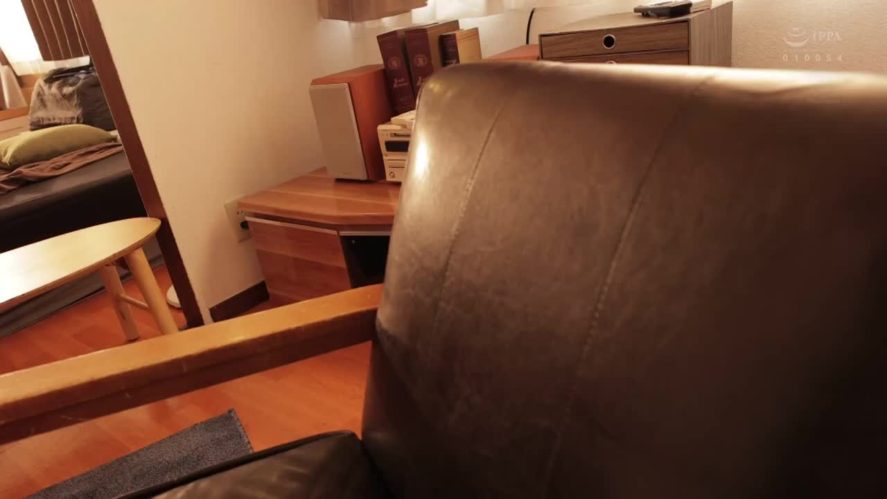 Living alone, I was seduced by my aunt&#039;s plump butt, and was creampied without a condom. Yumi Kazama - AV大平台-Chinese Subtitles, Adult Films, AV, China, Online Streaming