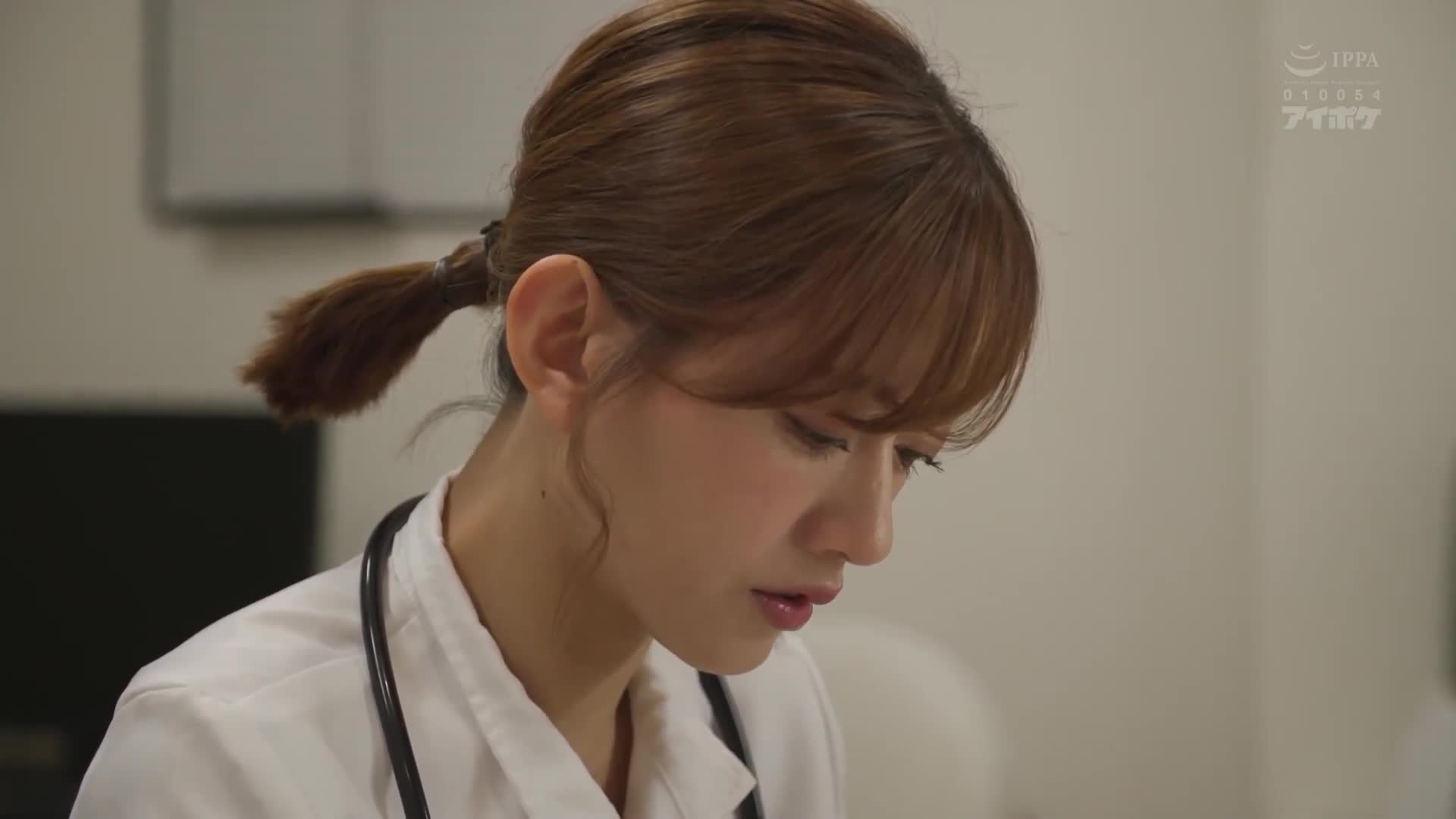 The innocent nurse fell into a state of depravity by kissing an old patient who was poisoned with melon. Airi Kijima - AV大平台-Chinese Subtitles, Adult Films, AV, China, Online Streaming