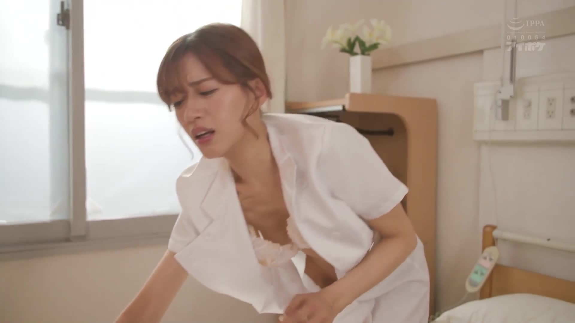 The innocent nurse fell into a state of depravity by kissing an old patient who was poisoned with melon. Airi Kijima - AV大平台-Chinese Subtitles, Adult Films, AV, China, Online Streaming