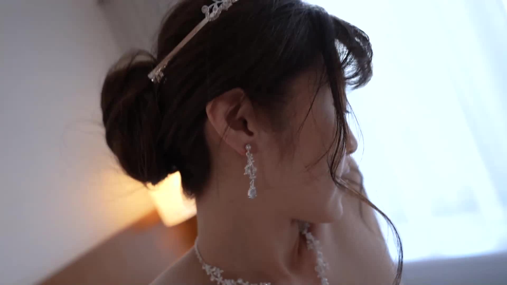 The image of a beautiful woman in the camera. She is very sensitive to the glans when we first meet her. The look of the lewd receptionist is very erotic. She is constantly having sex. - AV大平台-Chinese Subtitles, Adult Films, AV, China, Online Streaming