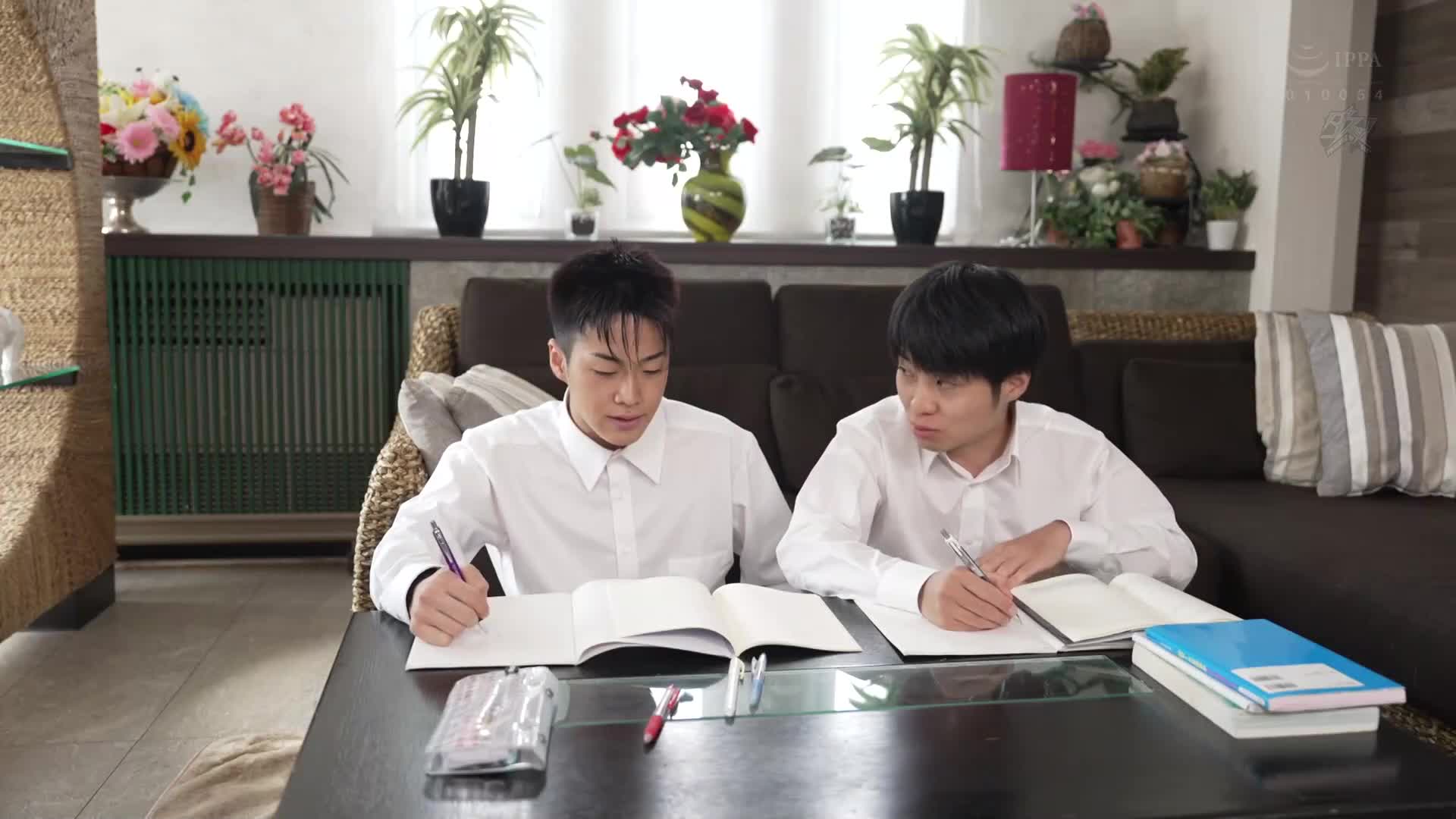 Reunited with a friend&#039;s mother through a matching app, I admired her beauty. The tension between the two men is severed, they abandon reason and blend with each other based on instinct. Orange Mary - AV大平台-Chinese Subtitles, Adult Films, AV, China, Online Streaming