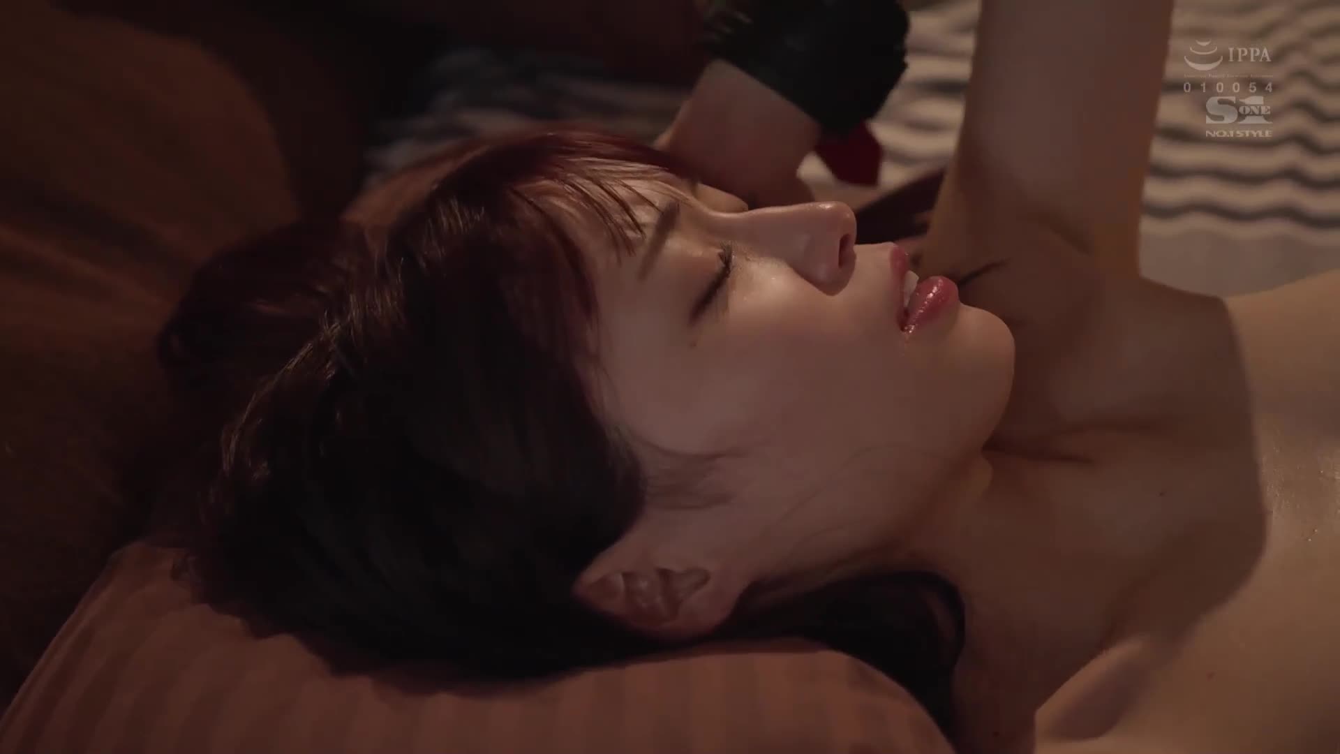 A new idol is forced to live in a hotel with the sexually harassing president of an agency, but unexpectedly discovers that they have similar sexual preferences, and he fucks her until dawn. Not yet N... - AV大平台-Chinese Subtitles, Adult Films, AV, China, Online Streaming
