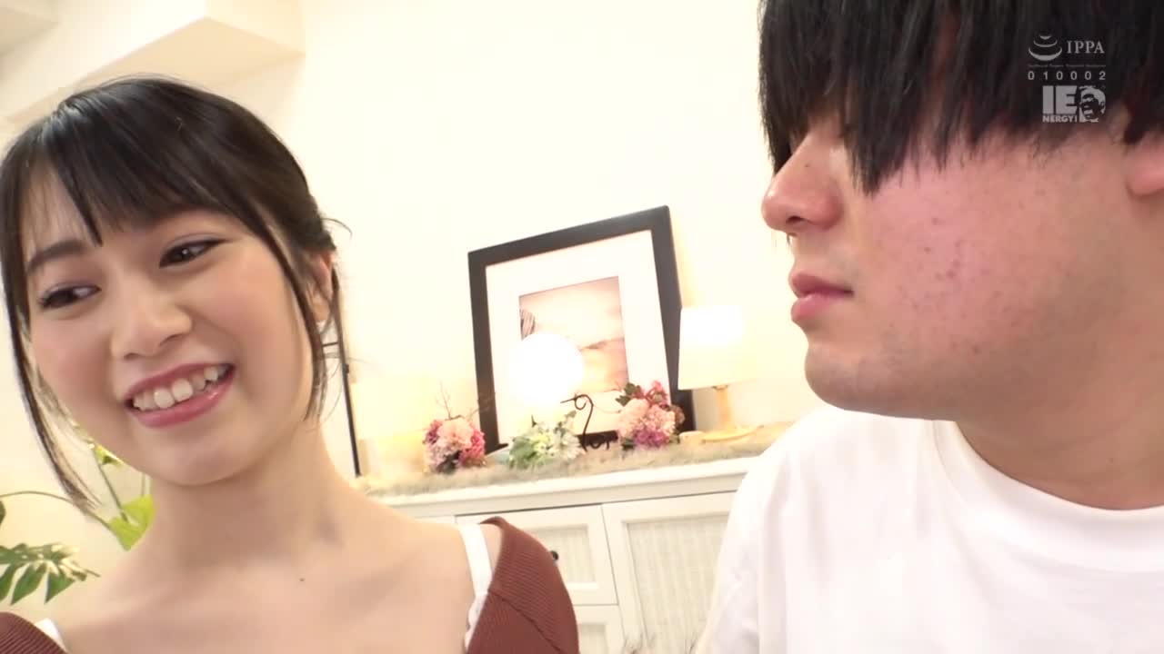 The innocent girl I met in Shinjuku tried a &quot;foot oil massage&quot; with a man with sexual problems! I got horny as my cock was rubbing so slick against my raw pussy I said, &quot;I&#039;m going to put it in my puss... - AV大平台-Chinese Subtitles, Adult Films, AV, China, Online Streaming