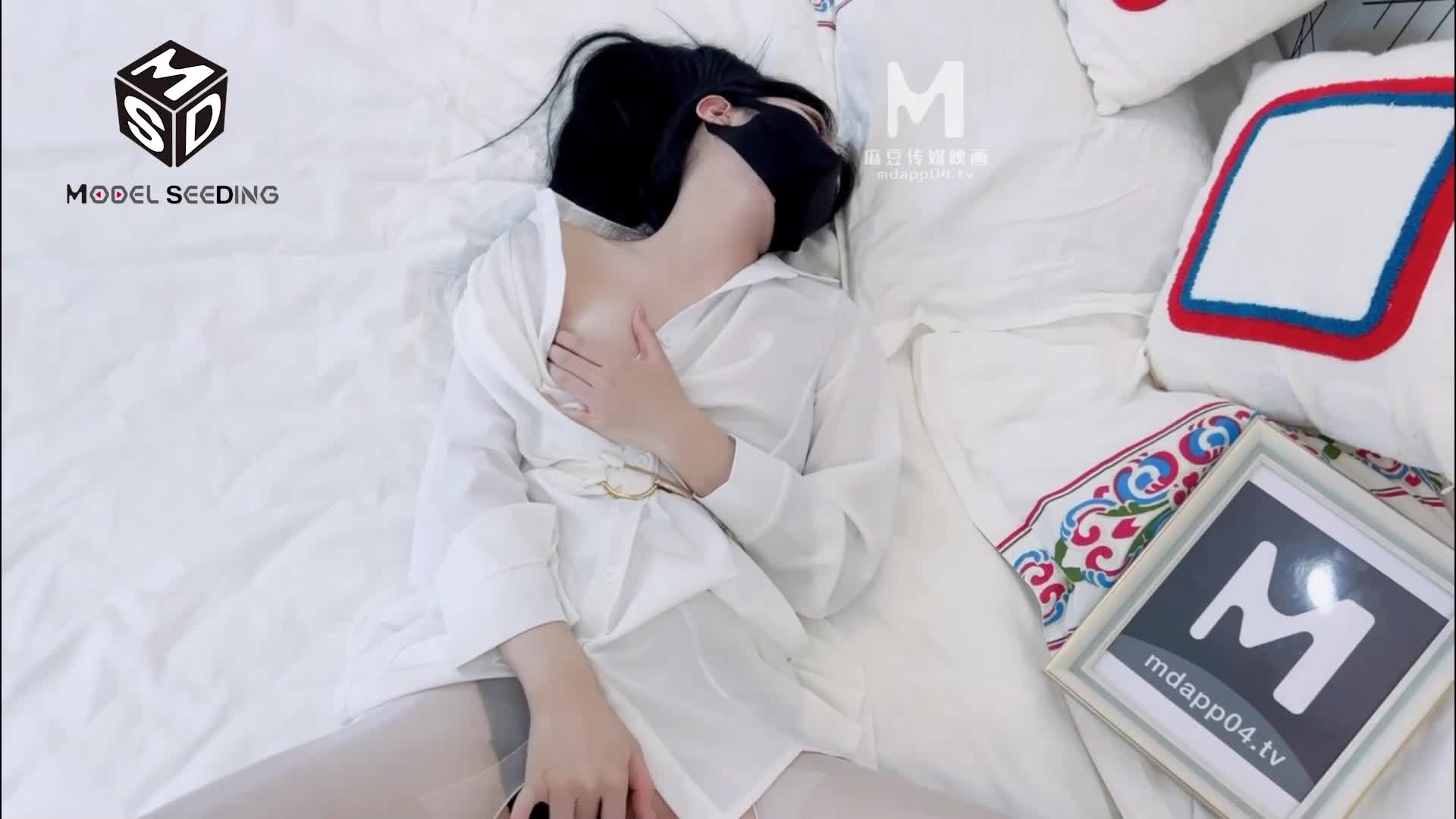 Creampie of my loli colleague, pure desire, white stockings and tender feet, enjoying - AV大平台-Chinese Subtitles, Adult Films, AV, China, Online Streaming