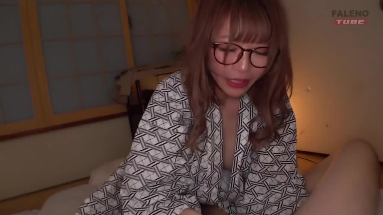 I can&#039;t believe I&#039;m being tempted! ? The yukata of the female employee sleeping next to her is exposed and her raw milk is exposed! Erotic happening with a co-worker who ended up staying in the same r... - AV大平台-Chinese Subtitles, Adult Films, AV, China, Online Streaming