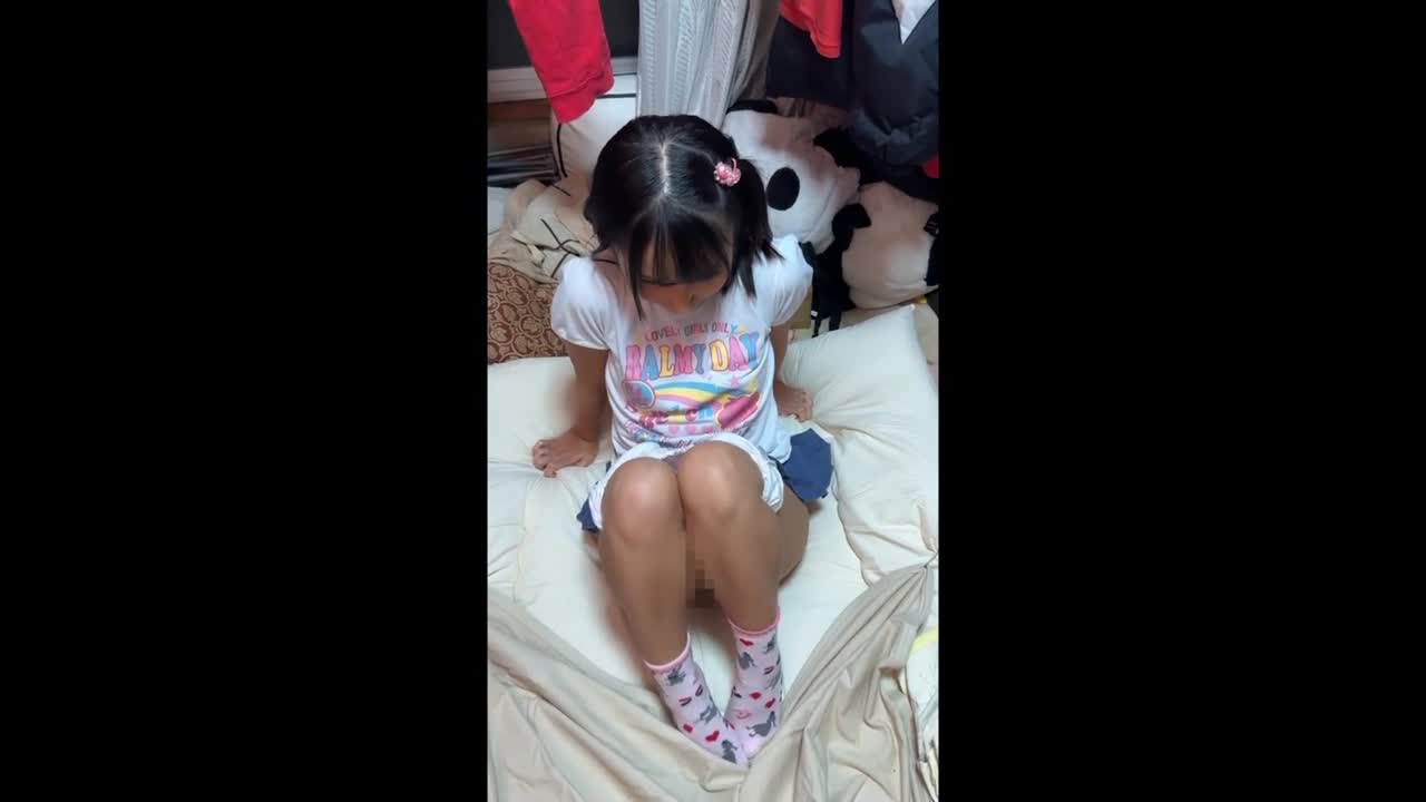 Beautiful tanned girl brought to a dirty room and molested - AV大平台-Chinese Subtitles, Adult Films, AV, China, Online Streaming