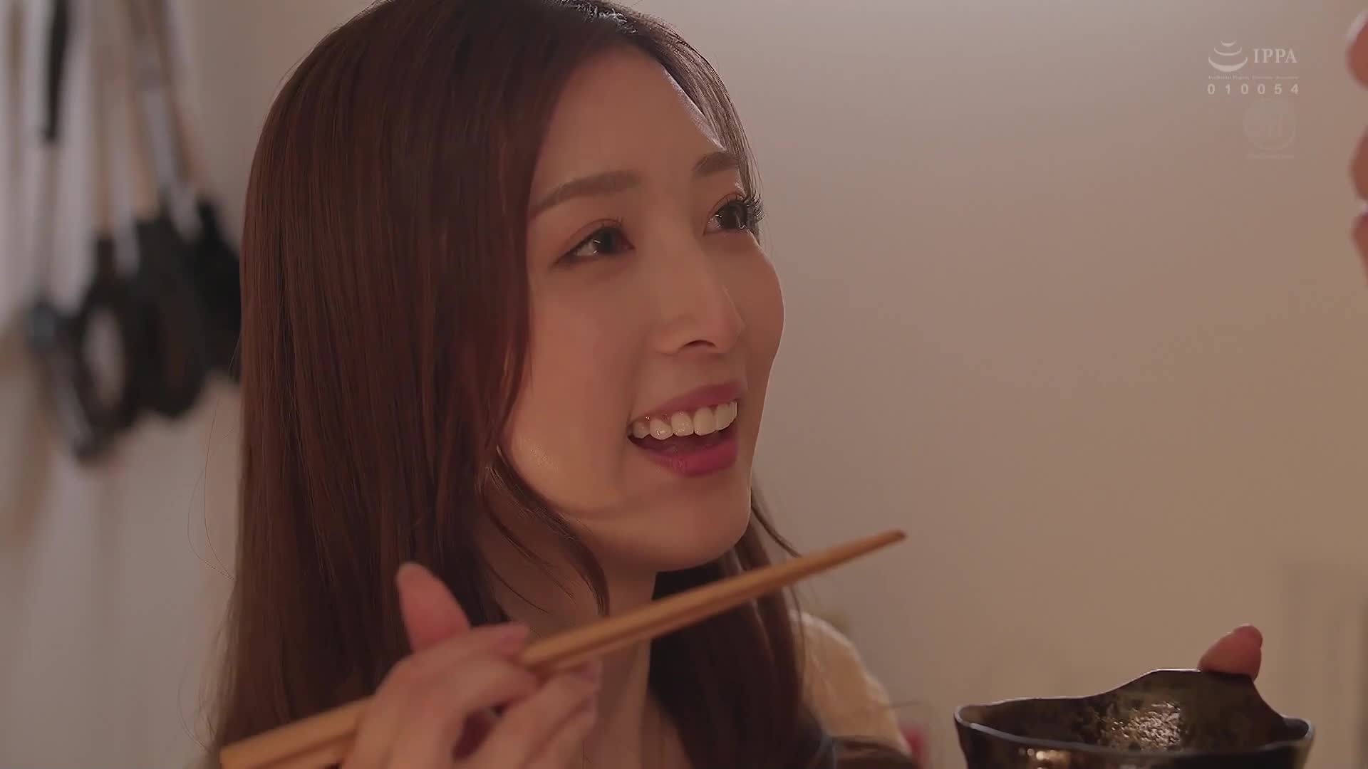 The wife who got the key to the apartment where she lived alone was creampied before the male student graduated. Imai Hina - AV大平台-Chinese Subtitles, Adult Films, AV, China, Online Streaming