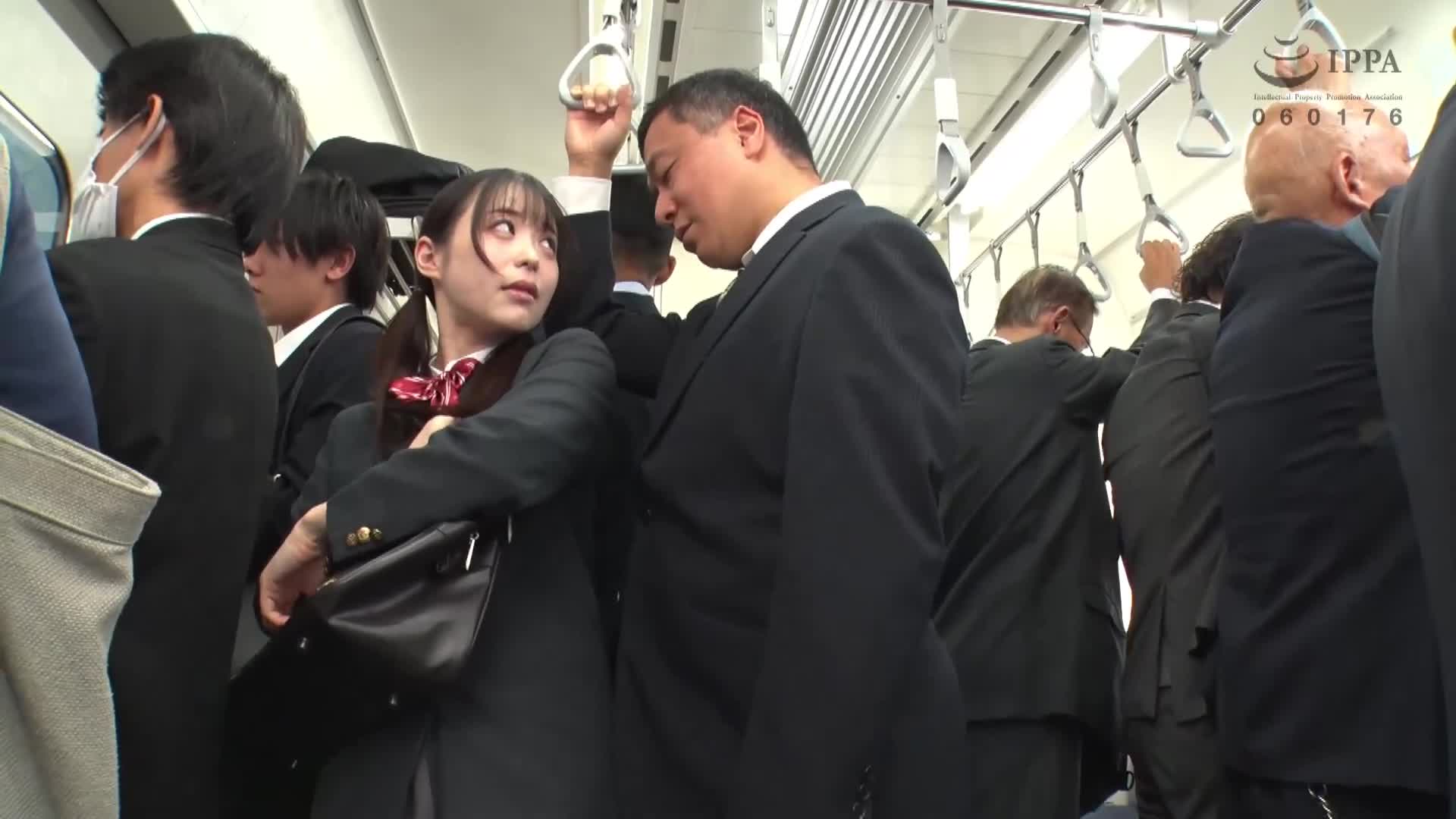 Yui Tenma, a slutty girl without panties, falls in love with a tired old office worker and deliberately boards a crowded train to squeeze out his middle-aged sperm. - AV大平台-Chinese Subtitles, Adult Films, AV, China, Online Streaming