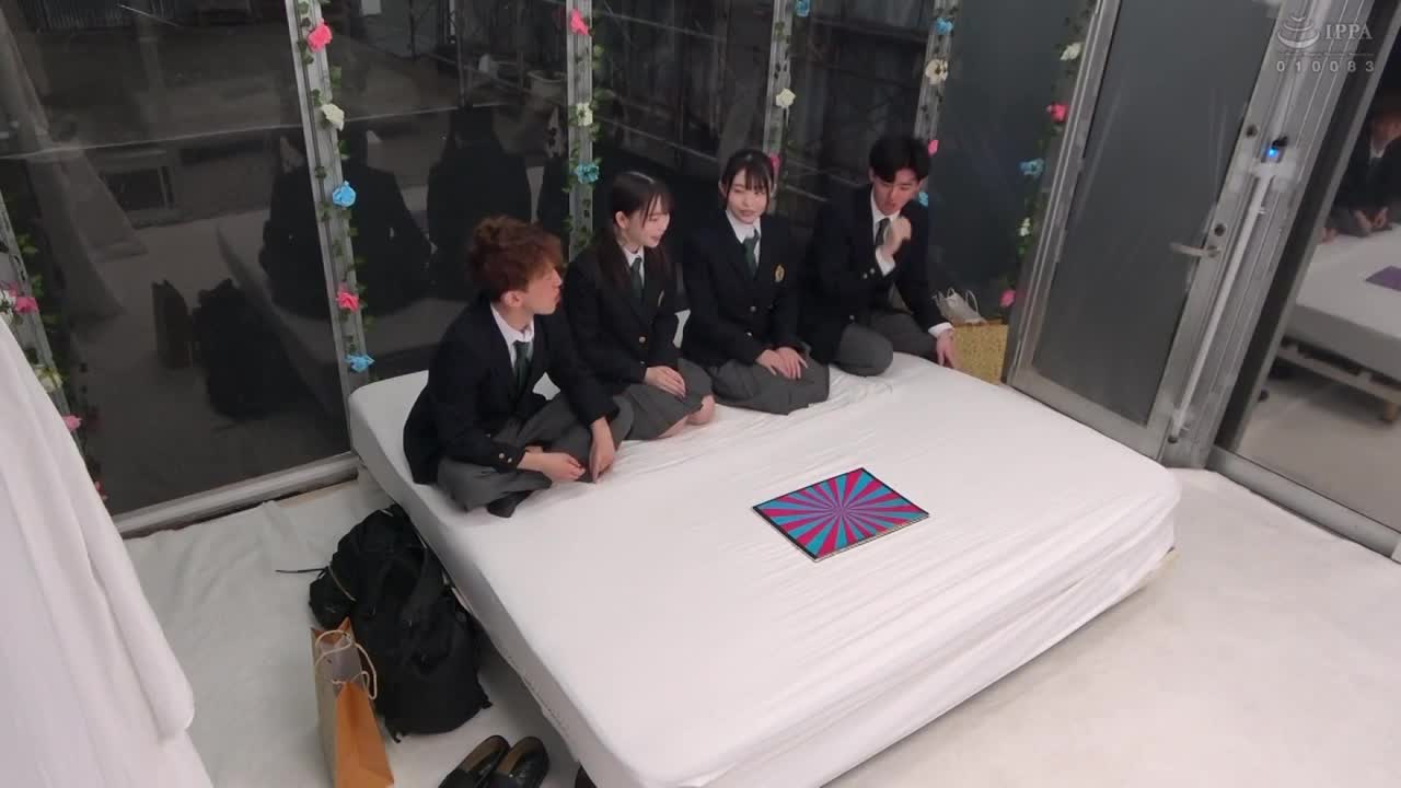 The face-showing MM number is limited to real friends. The foursome of men and women on the magic mirror school trip challenge the &quot;Virgin Double Pen First Experience Escape Game&quot;! A girl is shy when... - AV大平台-Chinese Subtitles, Adult Films, AV, China, Online Streaming