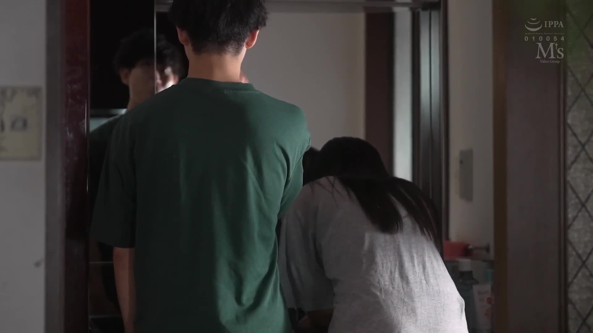 Teacher, are you coming to my house? The student who could not go home due to the sudden record heavy rain was forced to stay at the teacher&#039;s house... Excited by the rain-soaked female body, the stud... - AV大平台-Chinese Subtitles, Adult Films, AV, China, Online Streaming