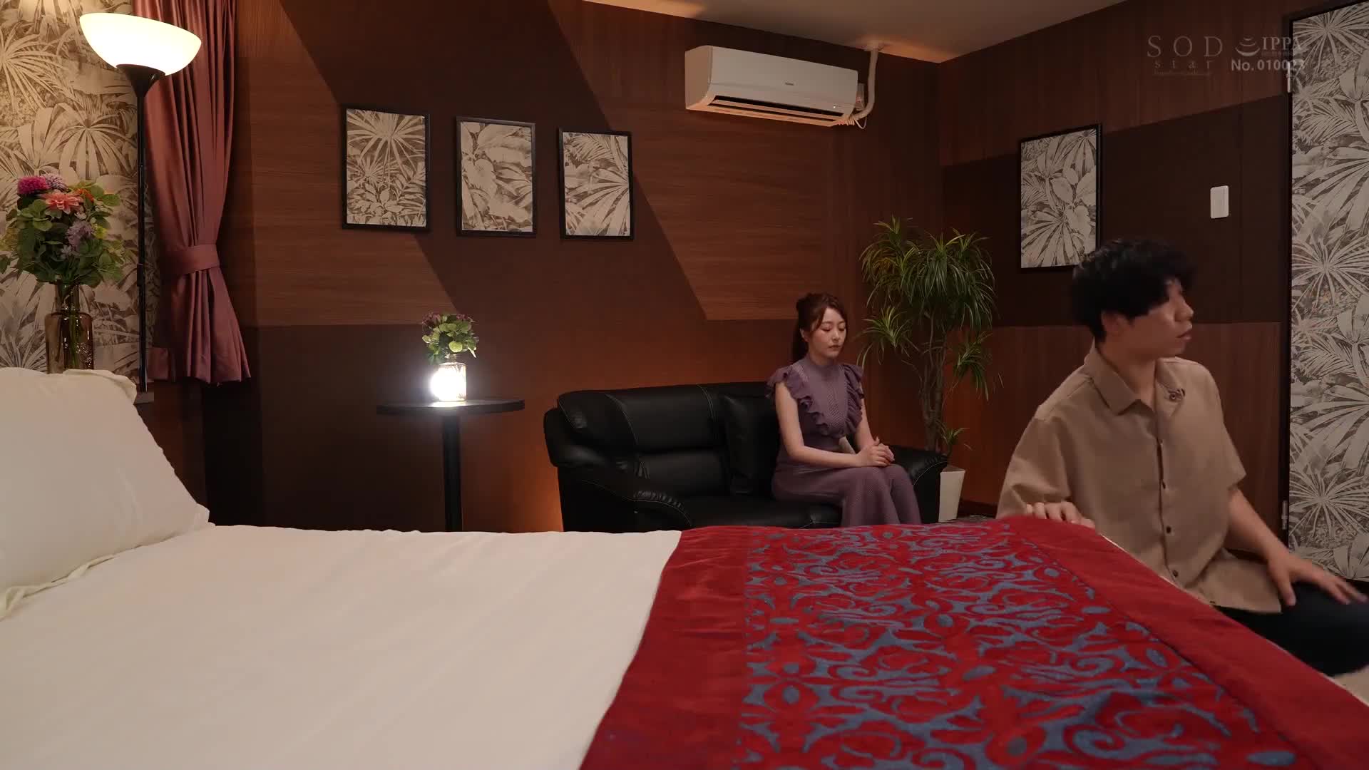 A couple who ran a mobile flower shop tried to get their wife pregnant by having her cuckolded by a stranger and then given the ultimate 10-piston creampie. blue sky light - AV大平台-Chinese Subtitles, Adult Films, AV, China, Online Streaming