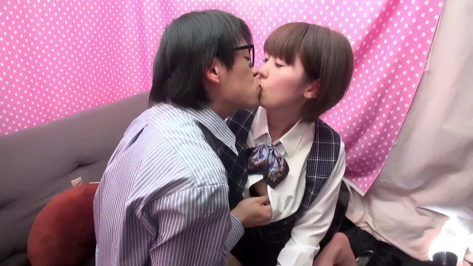 Is this my first experience? 15 amateurs lost their virginity and had sex! I want to give my virginity to such a woman! - AV大平台-Chinese Subtitles, Adult Films, AV, China, Online Streaming