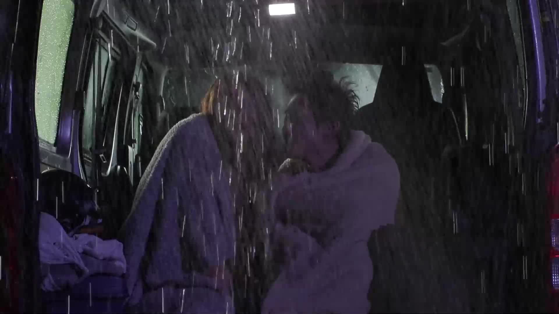 It rained suddenly and I couldn&#039;t go home, so I cuddled up with my female boss in the car and had sex to keep warm. My whole body was soaked and sexy, and the car was shaking from the sex Mitake Yuna - AV大平台-Chinese Subtitles, Adult Films, AV, China, Online Streaming