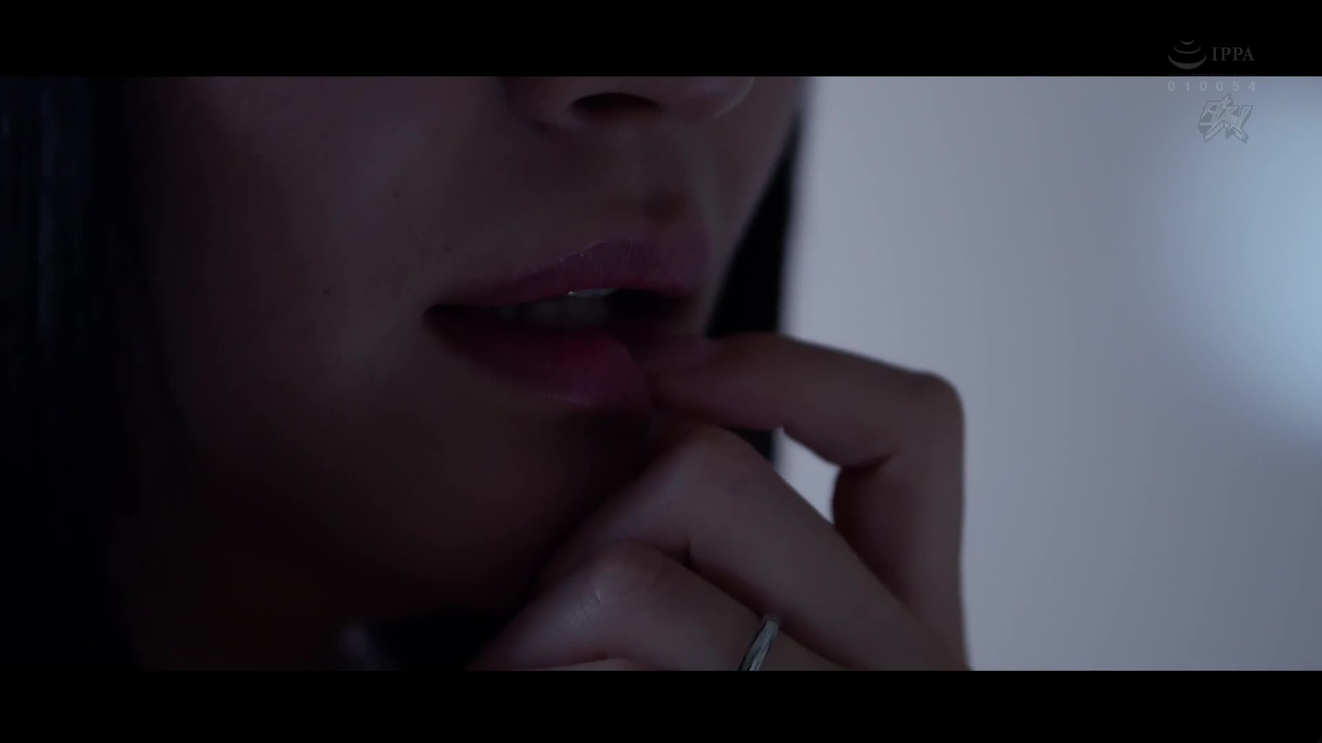 The wife&#039;s incest awakens the husband&#039;s instinct. Because he couldn&#039;t bear to be snatched away, he took the place of his lover and indulged in his wife&#039;s pure sexual intercourse. Tojo Natsu - AV大平台-Chinese Subtitles, Adult Films, AV, China, Online Streaming