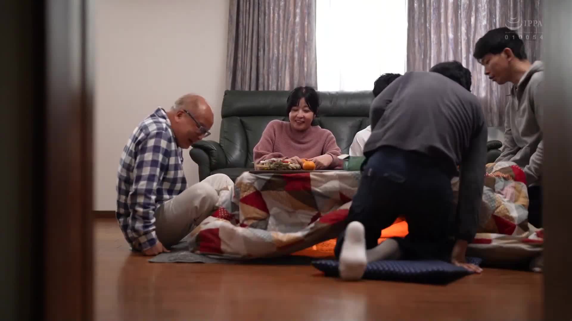 In my hometown where all my family members have left, I spent the days of incest with my mother. Megumi Suzukawa - AV大平台-Chinese Subtitles, Adult Films, AV, China, Online Streaming