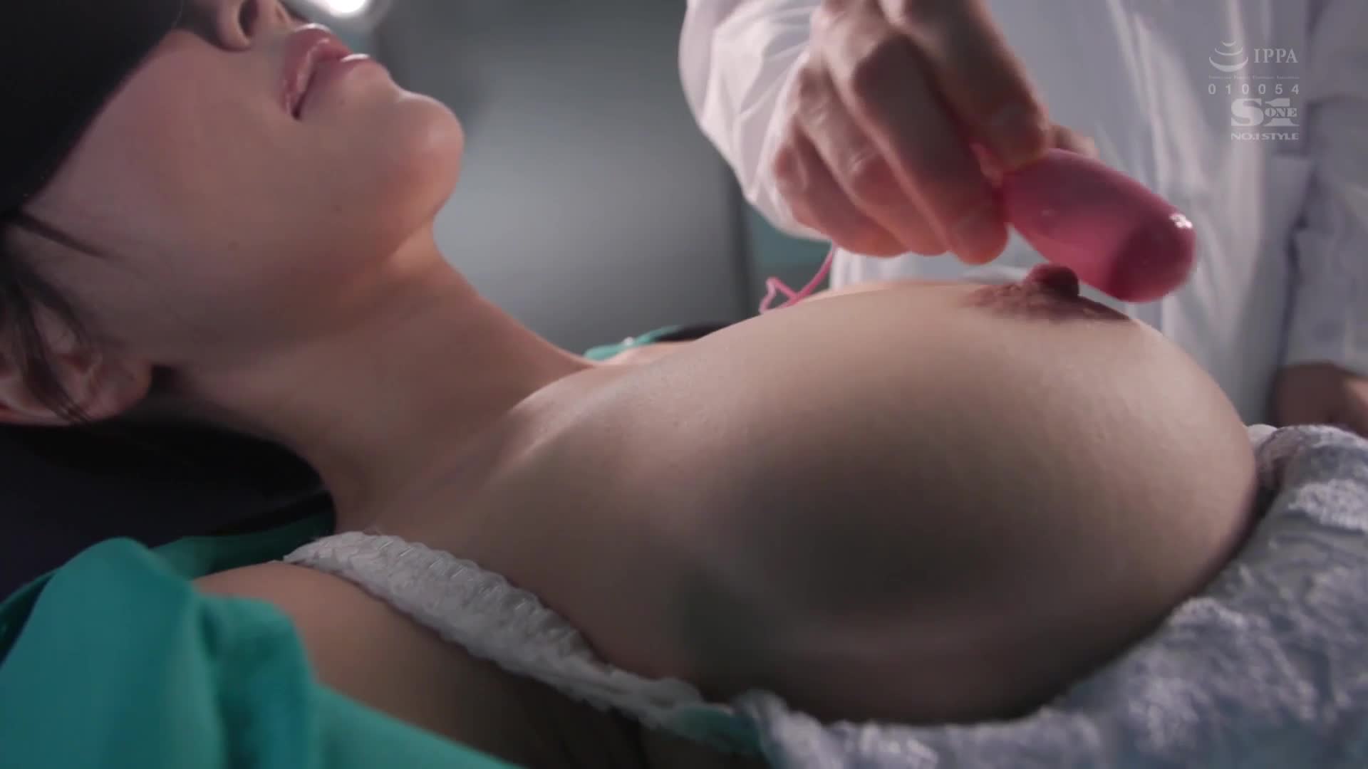 A weak nurse who doesn&#039;t want to be disliked by her patients will secretly give you a titjob in a big room! Sayaka Nito - AV大平台-Chinese Subtitles, Adult Films, AV, China, Online Streaming