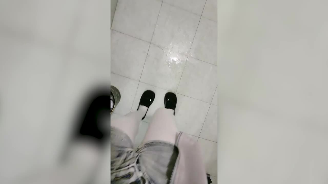 Sweet girl with round breasts! Twin ponytails make you smile sweetly! Undress and firm big breasts, seductive in the bathroom, hairy cunt, spread open, close-up fingered - AV大平台-Chinese Subtitles, Adult Films, AV, China, Online Streaming
