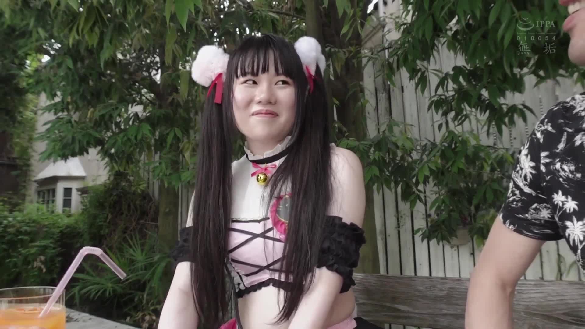 A real virgin cosplayer makes her AV debut. A dream girl loses her virginity in pursuit of her ideal. Western Suzuka - AV大平台-Chinese Subtitles, Adult Films, AV, China, Online Streaming