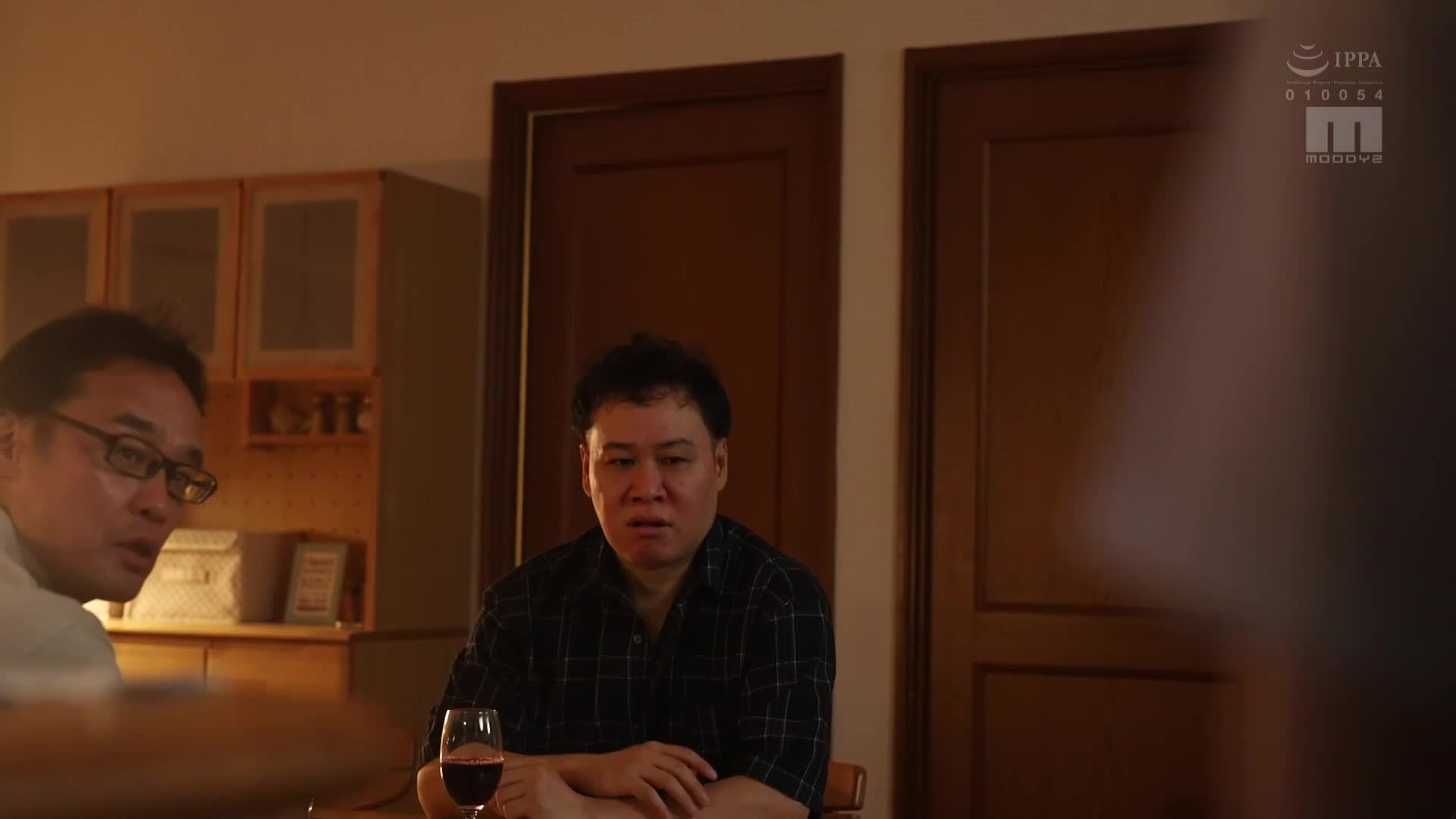 I became my stepfather&#039;s sex toilet. I started hating it from that day on. Taking the place of her mother, she was treated as a escort girl by her perverted stepfather, raped in extreme clothing, fuck... - AV大平台-Chinese Subtitles, Adult Films, AV, China, Online Streaming