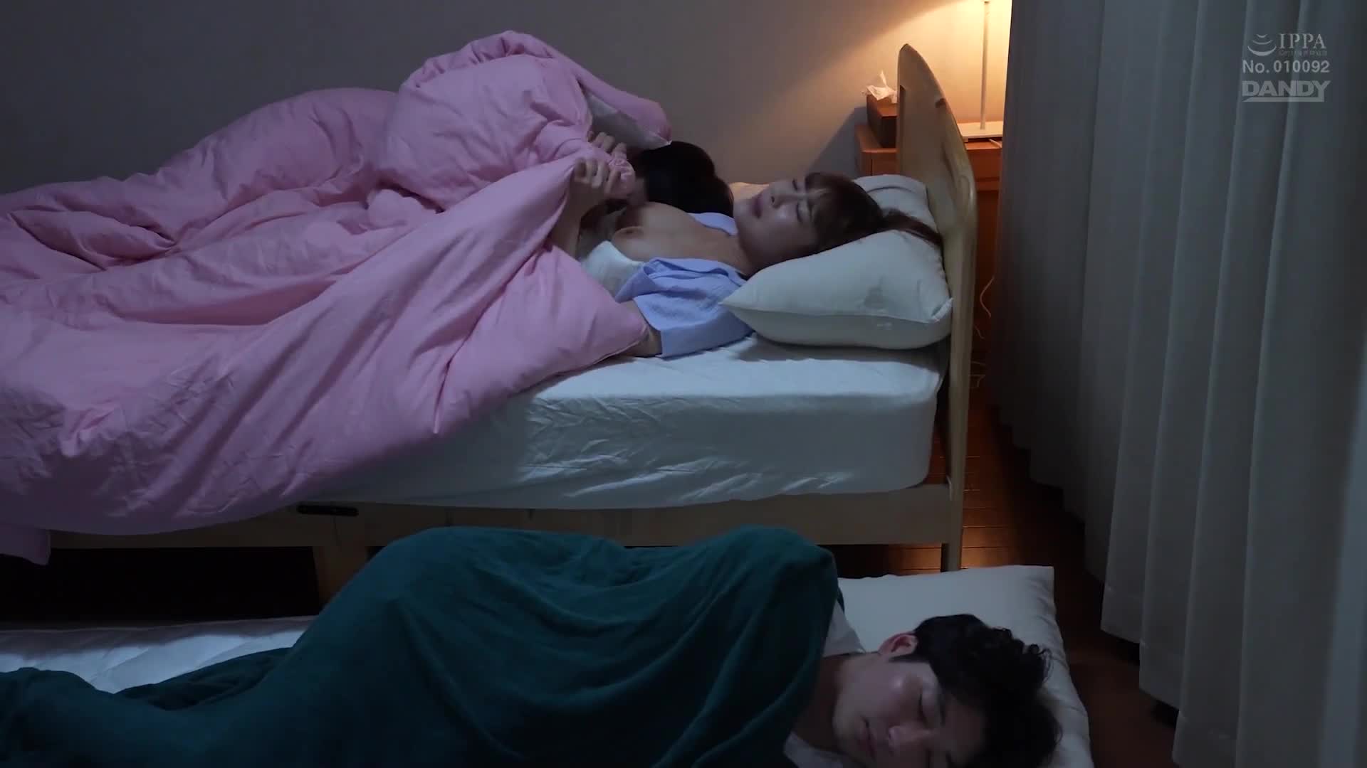You were masturbating in your aunt&#039;s panties, weren&#039;t you? I lightly seduced my son&#039;s friend and showered with him, but this was too much... a skinny mom who got fucked all night long until the cum wa... - AV大平台-Chinese Subtitles, Adult Films, AV, China, Online Streaming
