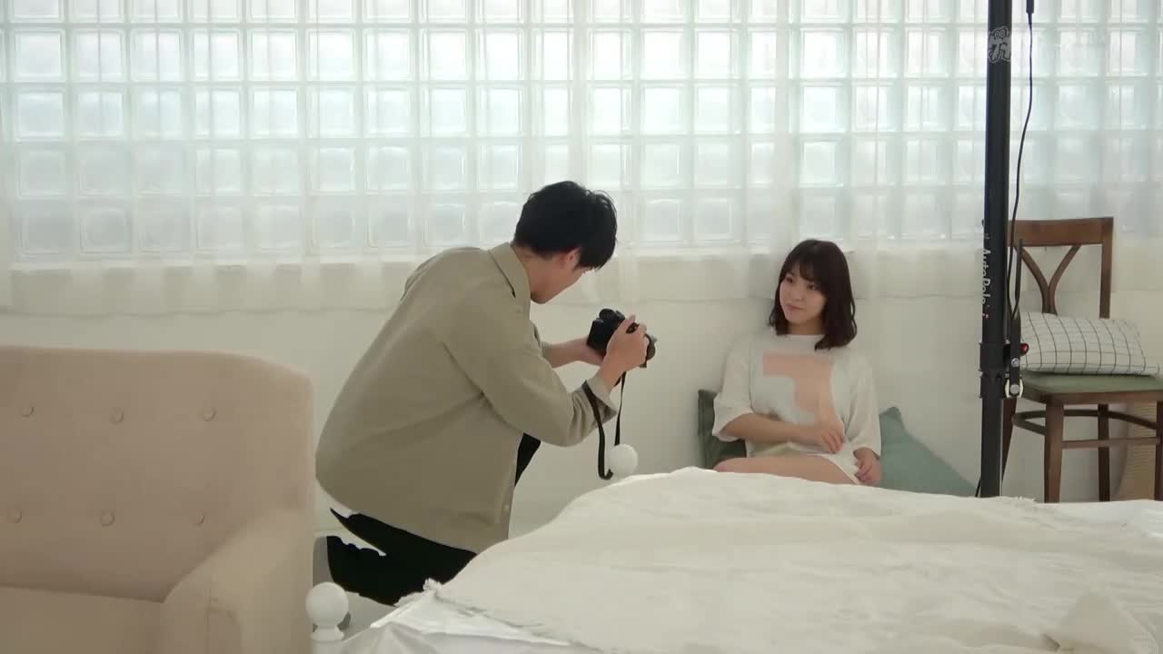 Human Observation A woman who wanted to be a model applied for a photo shoot on SNS, and under the escalating demands of the handsome photographer, she got her crotch wet and fainted in pain Yoshino M... - AV大平台-Chinese Subtitles, Adult Films, AV, China, Online Streaming