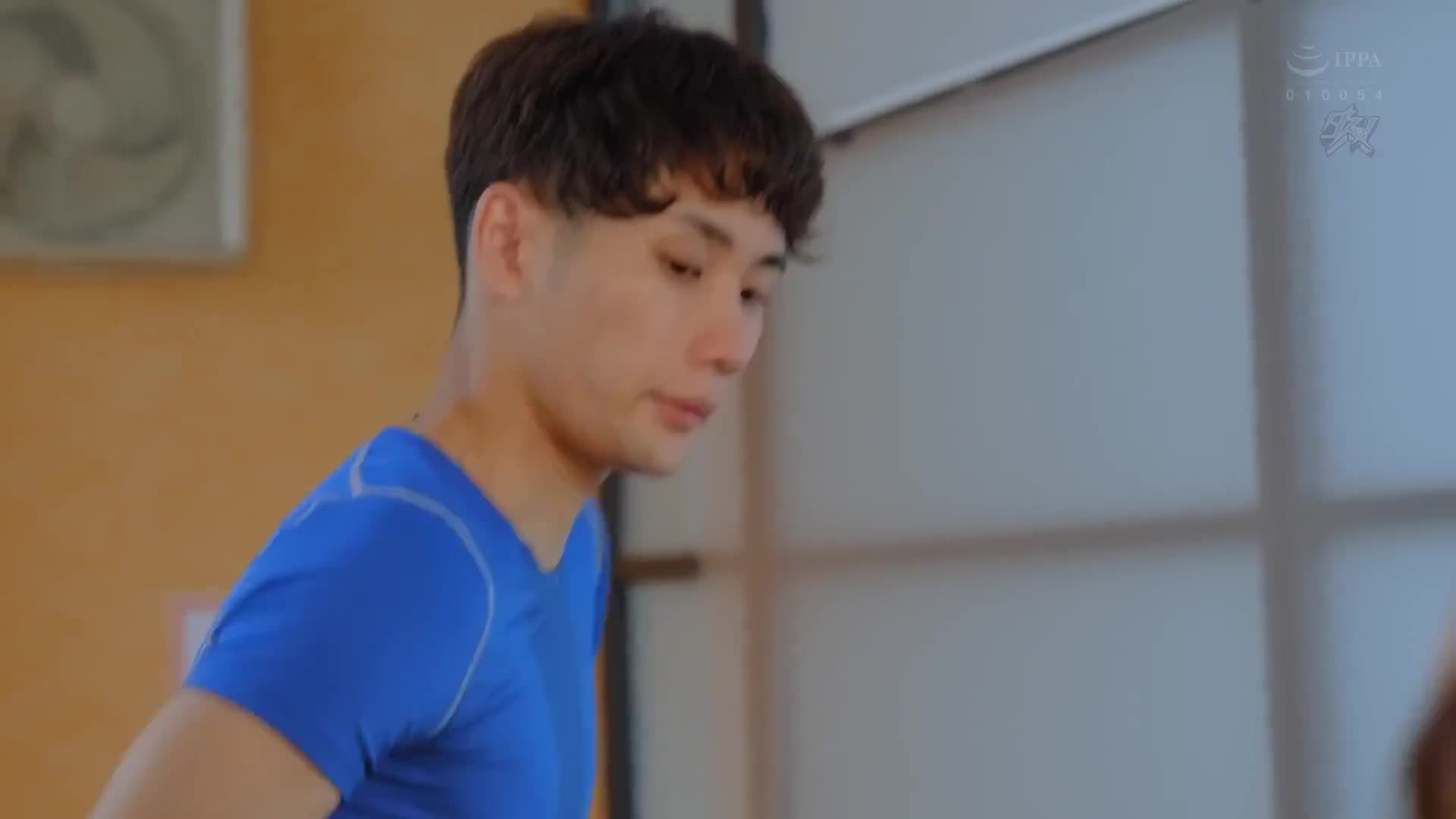 Reverse seduction technique to seduce men: A busty beauty in well-fitting clothes jogs crazily and obsessively. Itsukaichi Mei - AV大平台-Chinese Subtitles, Adult Films, AV, China, Online Streaming