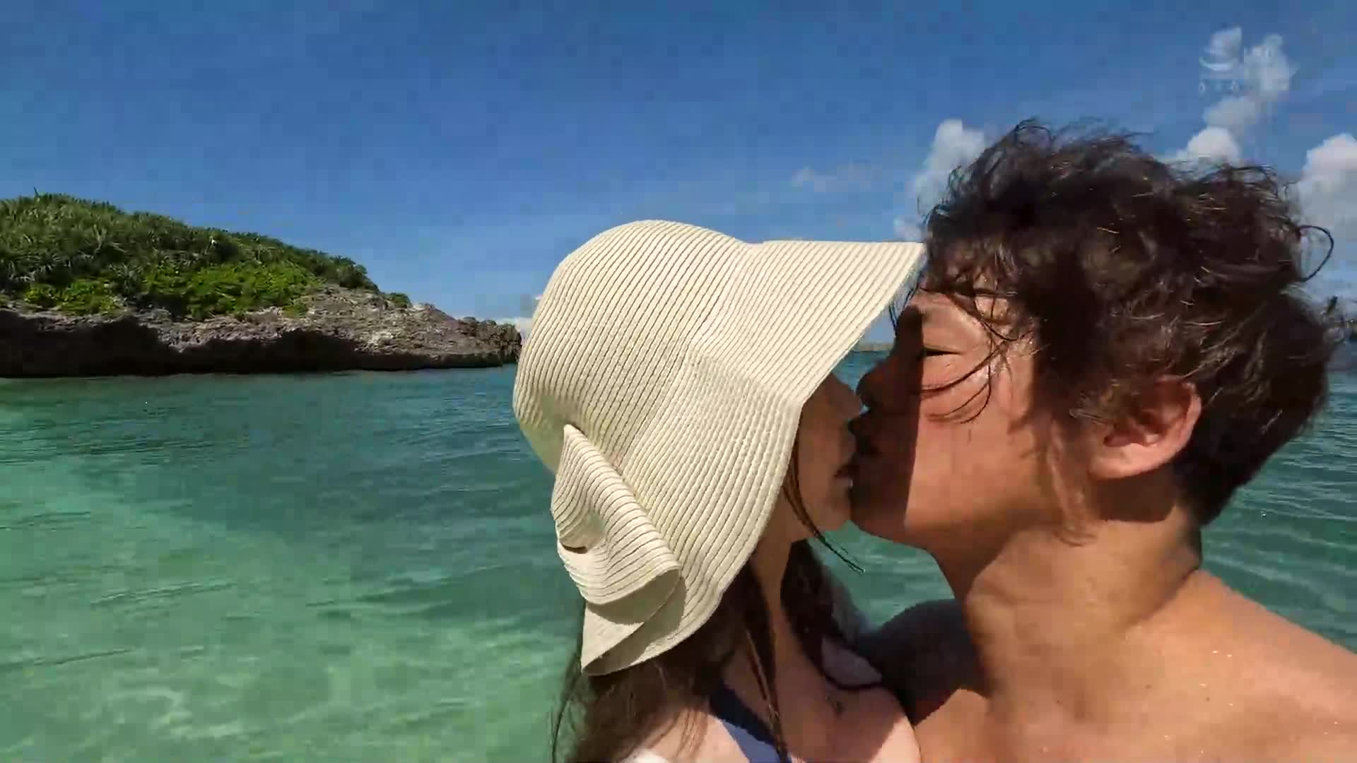 Released on DVD for the first time in commemoration of the 3rd anniversary! ! MADOOOON! ! ! ! Enjoying sex on the island TypeB bonus video Wake-up surprise candid sex collection version Ai Yuliang - AV大平台-Chinese Subtitles, Adult Films, AV, China, Online Streaming