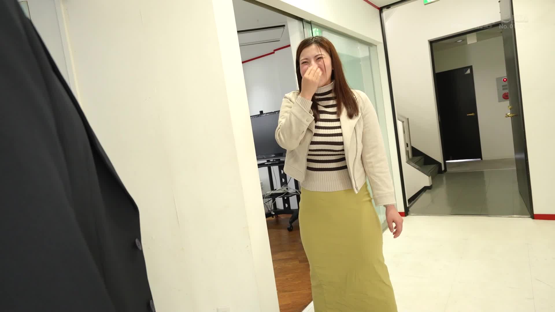 Ah?! Are you inserting it here now!? As long as you have a chance, you can fuck the big cock and ejaculate immediately! The big cock in the AV world surprised the huge I-cup who was just an amateur re... - AV大平台-Chinese Subtitles, Adult Films, AV, China, Online Streaming