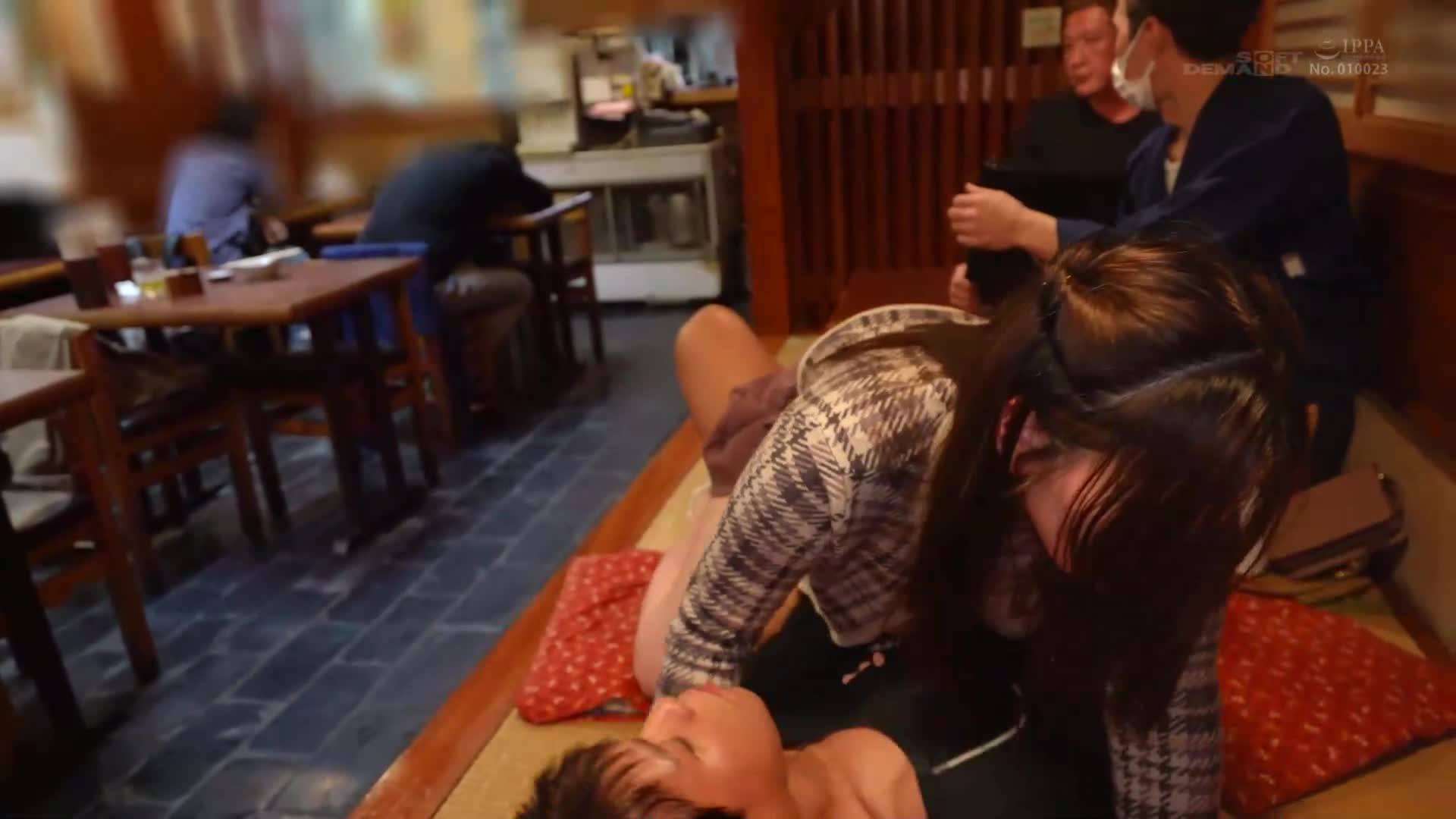 Ah?! Are you inserting it here now!? As long as you have a chance, you can fuck the big cock and ejaculate immediately! The big cock in the AV world surprised the huge I-cup who was just an amateur re... - AV大平台-Chinese Subtitles, Adult Films, AV, China, Online Streaming