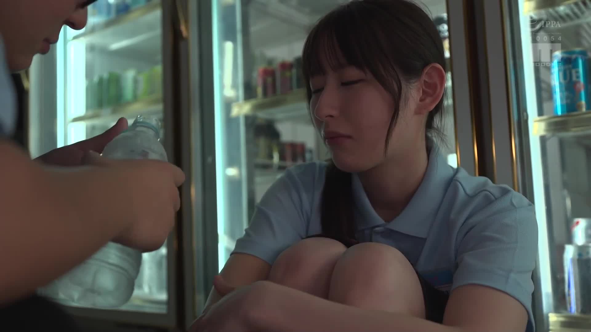 Locked and locked in a power outage, violently raped and sexually harassed by a convenience store manager who was in heat late at night. A big cock was thrust slowly and slowly into a semi-crazy clima... - AV大平台-Chinese Subtitles, Adult Films, AV, China, Online Streaming