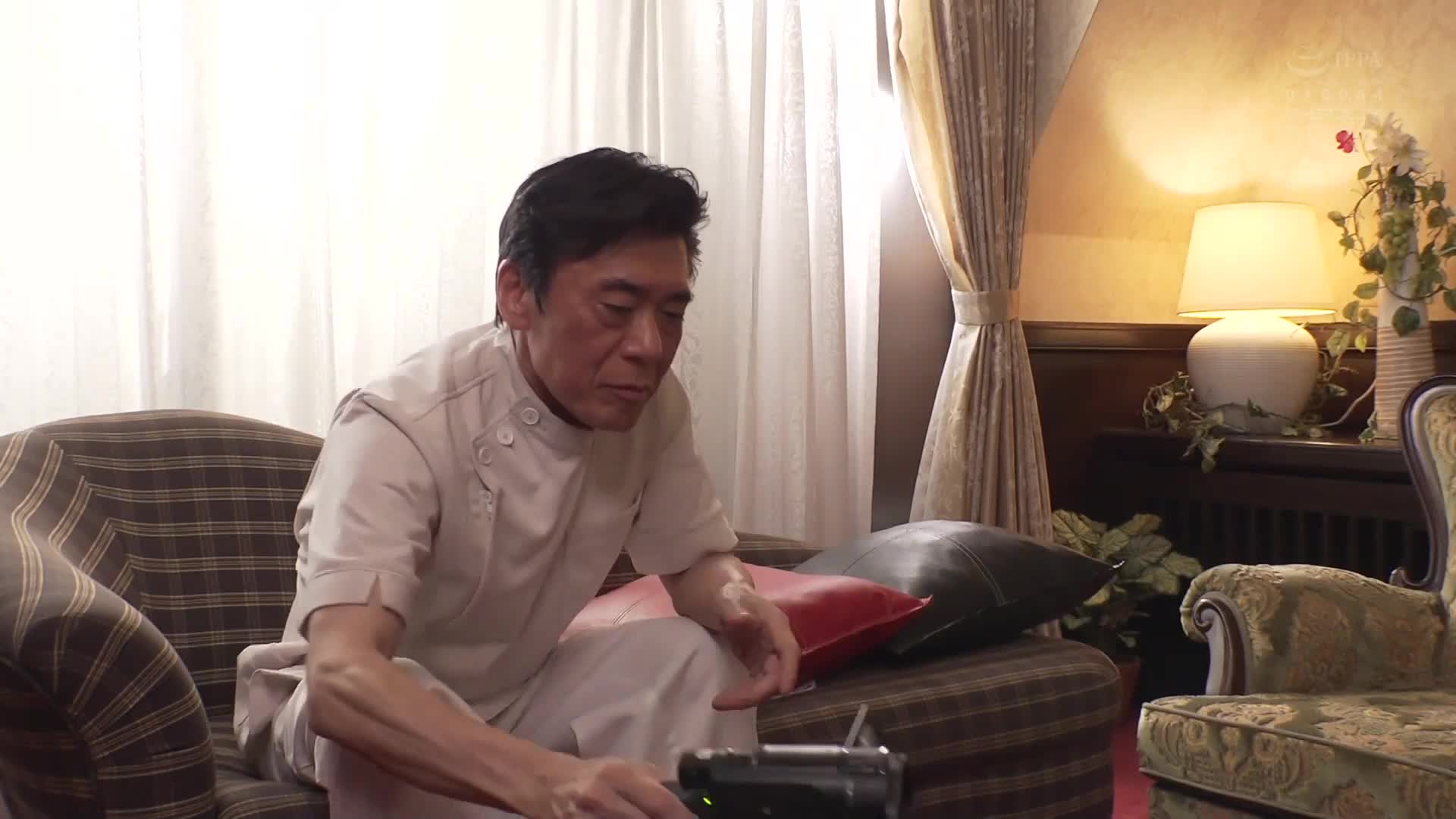 [VIP On Demand]   The beautiful female president was invited to experience a beauty salon by a business, but she met a bad erotic masseur. She was forced to lose her dignity and have a crazy orgasm. Nikaido Rei - AV大平台-Chinese Subtitles, Adult Films, AV, China, Online Streaming
