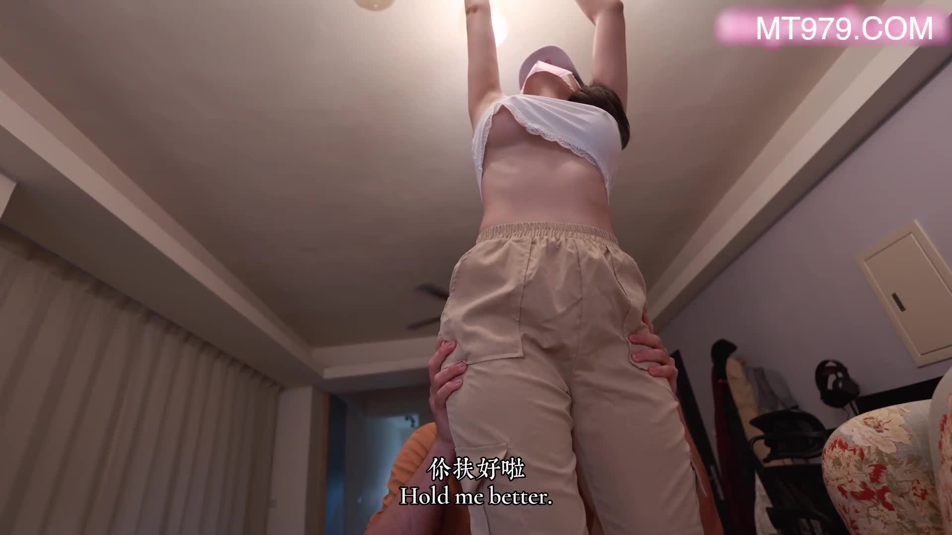 Tsinghua University Foreign Language Department buttocks fitness coach &quot;Ellie&quot; ssrpeach OF plot private shooting called the female landlord to come to fix the light and asked to pay with her body, so... - AV大平台-Chinese Subtitles, Adult Films, AV, China, Online Streaming