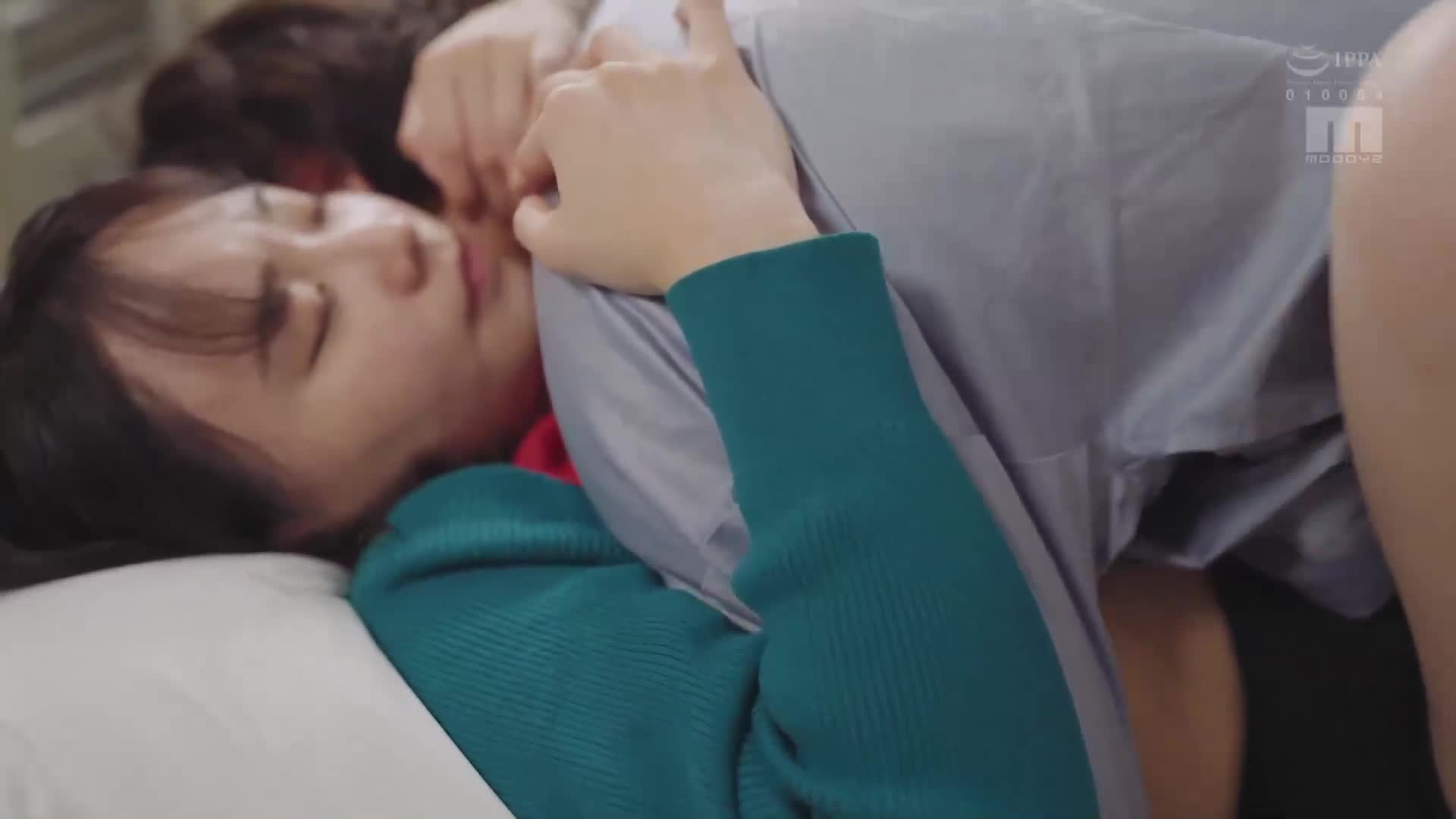The desires of those in the hospital are satisfied by their mother...real life version! Mom&#039;s &#039;cuteness&#039; is too perfect, the creampie incest can&#039;t be stopped! Zhongshan Wenxiang - AV大平台-Chinese Subtitles, Adult Films, AV, China, Online Streaming