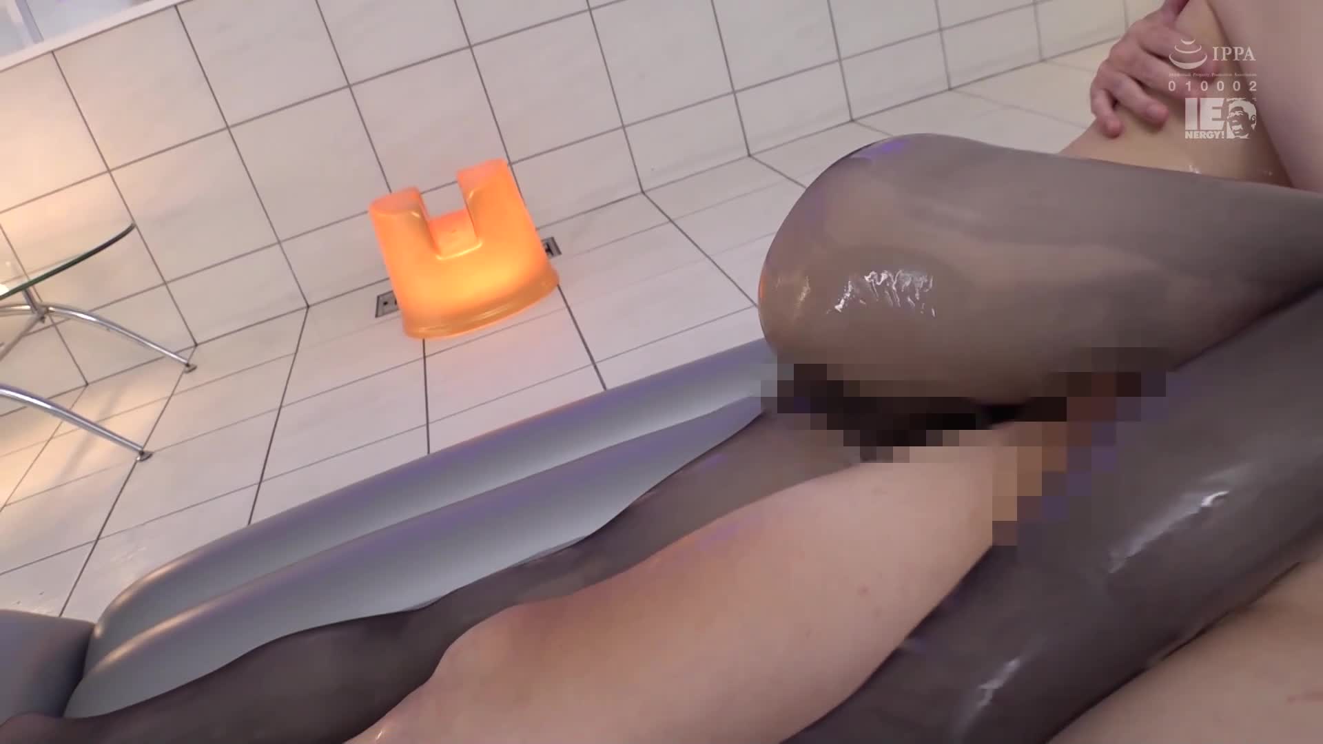 Beautiful girl with beautiful legs in stockings taking bubble bath - AV大平台-Chinese Subtitles, Adult Films, AV, China, Online Streaming