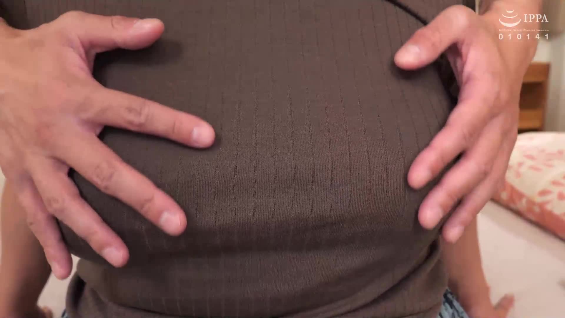 The endless nipple attack makes the mother&#039;s breasts feel very comfortable, and she can&#039;t refuse her son&#039;s creampie - AV大平台-Chinese Subtitles, Adult Films, AV, China, Online Streaming
