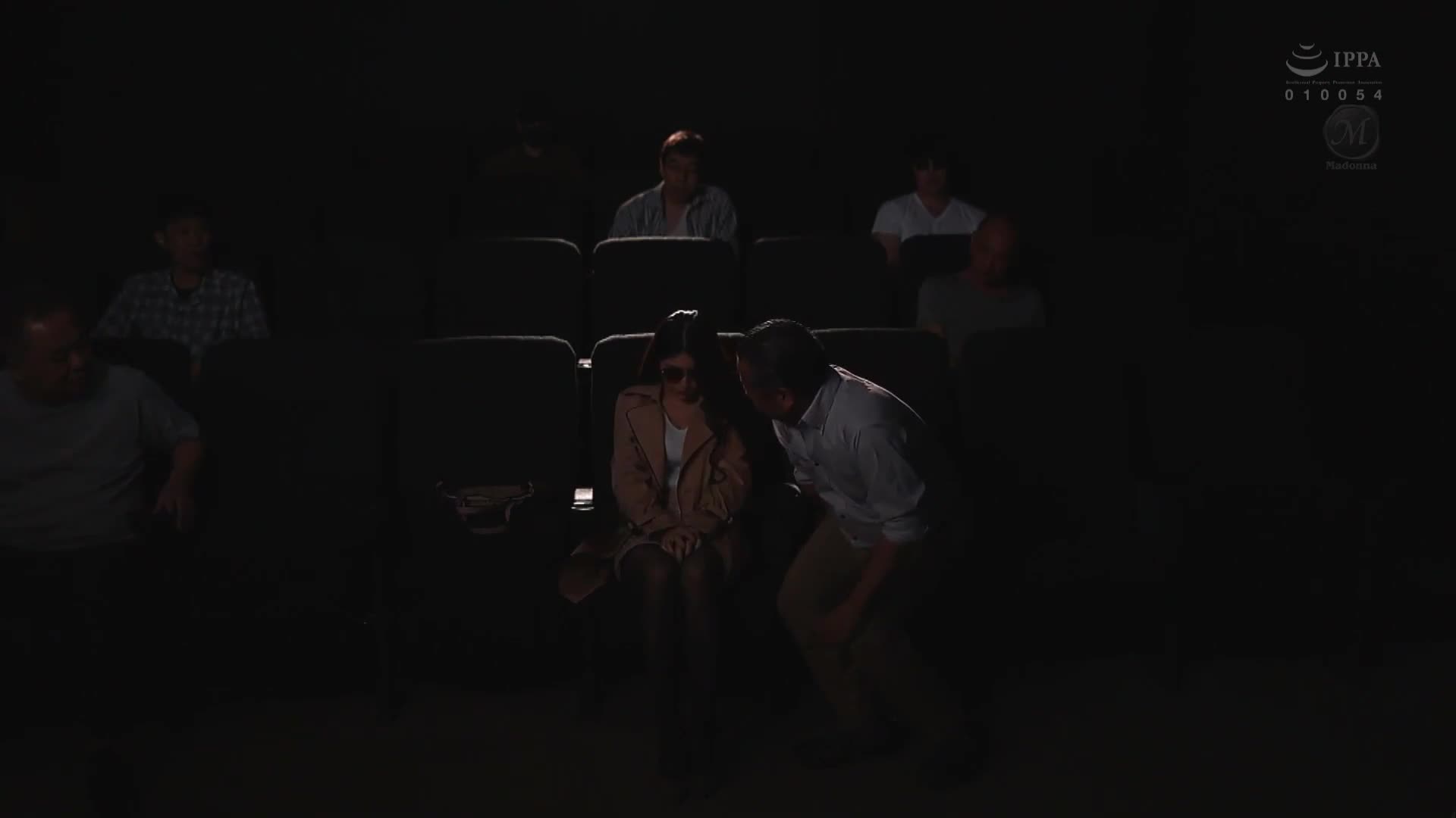 In the immoral seduction theater room, the chaste wife was defiled by the ugly penis of a vulgar man. - AV大平台-Chinese Subtitles, Adult Films, AV, China, Online Streaming