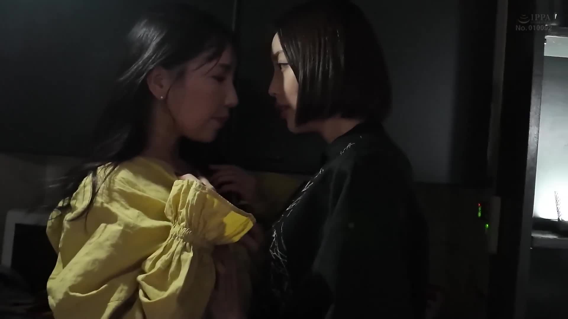 I fell in love with a beautician. - AV大平台-Chinese Subtitles, Adult Films, AV, China, Online Streaming