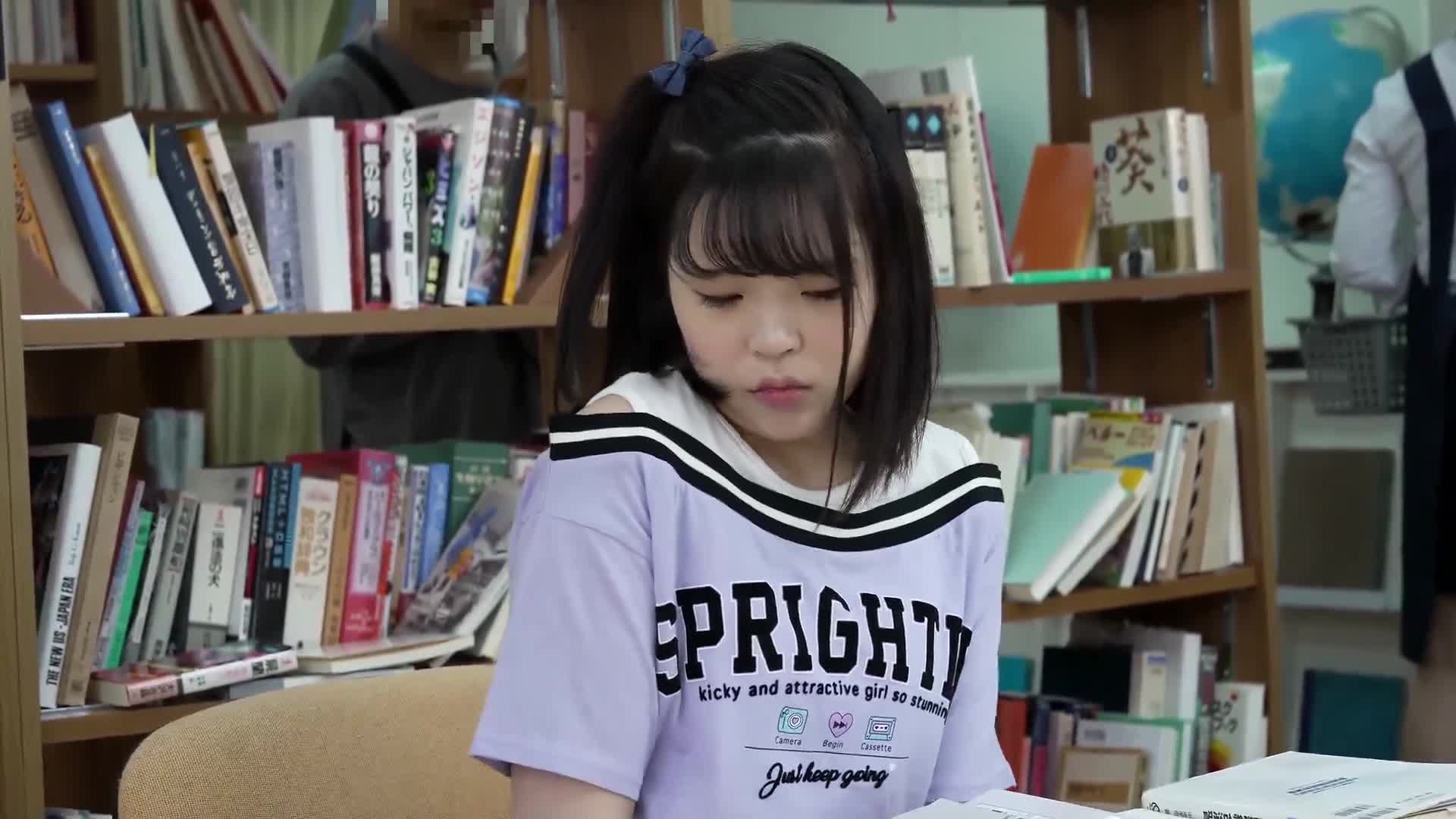 During the summer vacation, I stalked a high school girl in casual clothes in the library, teased her pussy repeatedly, brought her to the brink of orgasm, and then she suddenly turned into a slut! Sh... - AV大平台-Chinese Subtitles, Adult Films, AV, China, Online Streaming