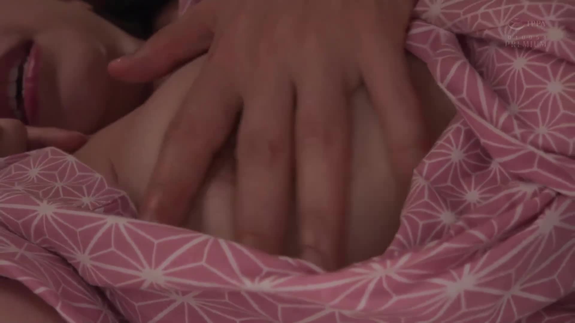 Although I liked her before... During the graduation trip, I decided to confess my feelings, but the person she chose to confess to was the intense sex of her passionate friend. Shishido Riho - AV大平台-Chinese Subtitles, Adult Films, AV, China, Online Streaming