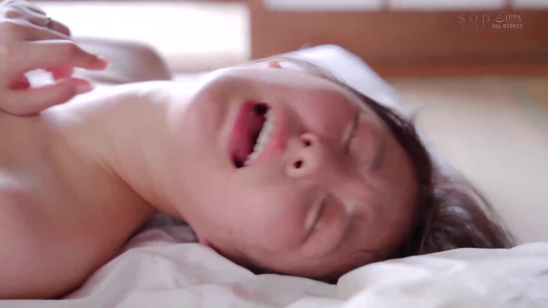A nurse sent to a sparsely populated village has her uterus injected with sperm from islanders with abnormal sexual desires every day - AV大平台-Chinese Subtitles, Adult Films, AV, China, Online Streaming