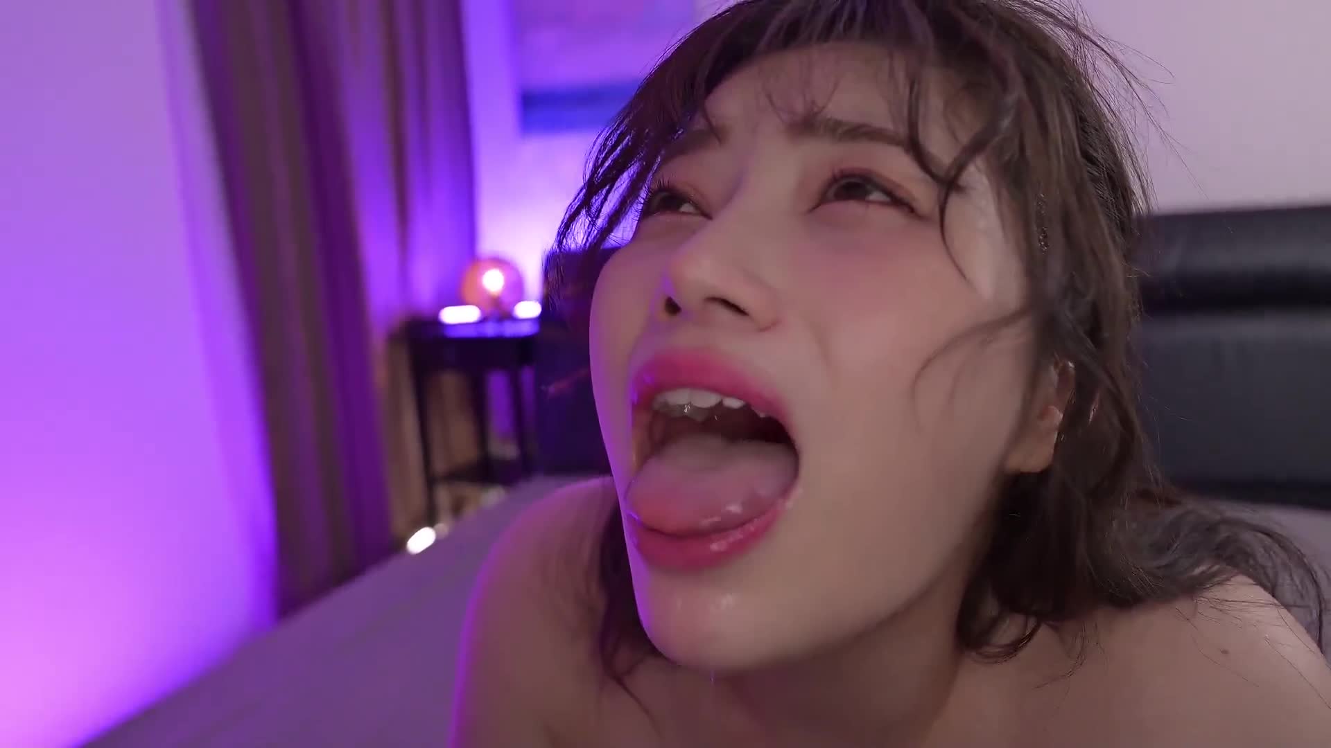 25 year old Hinami, a librarian with zero physical strength, is a perverted, slutty, horny bitch who fantasizes about obscene things and gets her pussy soaking wet while she works. - AV大平台-Chinese Subtitles, Adult Films, AV, China, Online Streaming