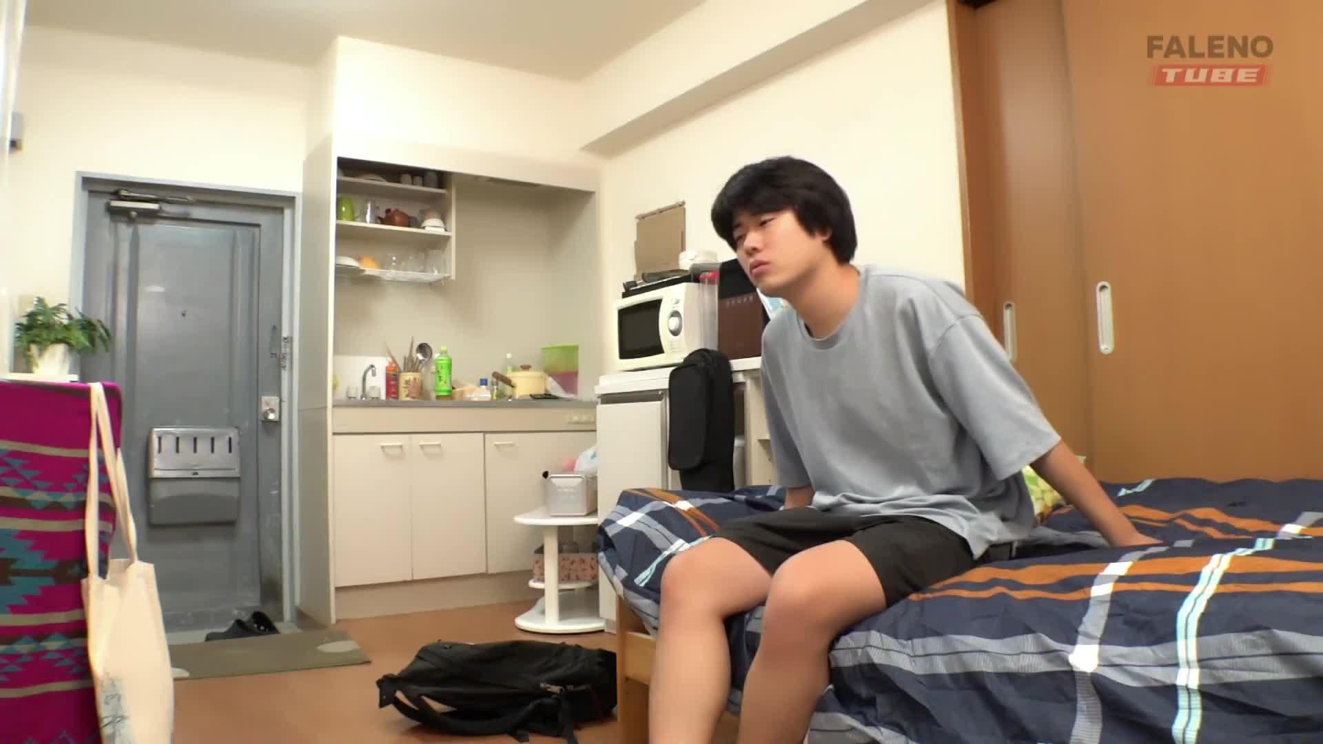 The girl next door to me in the apartment was sexually frustrated… I remember one summer I penetrated her vagina from behind through a hole in the wall that was left by a couple’s quarrel. - AV大平台-Chinese Subtitles, Adult Films, AV, China, Online Streaming