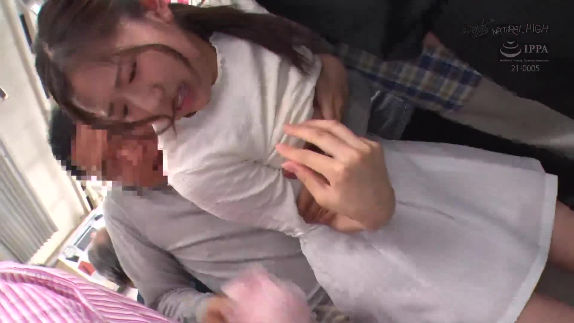 Put massage oil in the busty girl&#039;s hands and let her stubbornly hide her nipples until she becomes sensitive and defenseless! 2. Estimated G cup neat girl - AV大平台-Chinese Subtitles, Adult Films, AV, China, Online Streaming