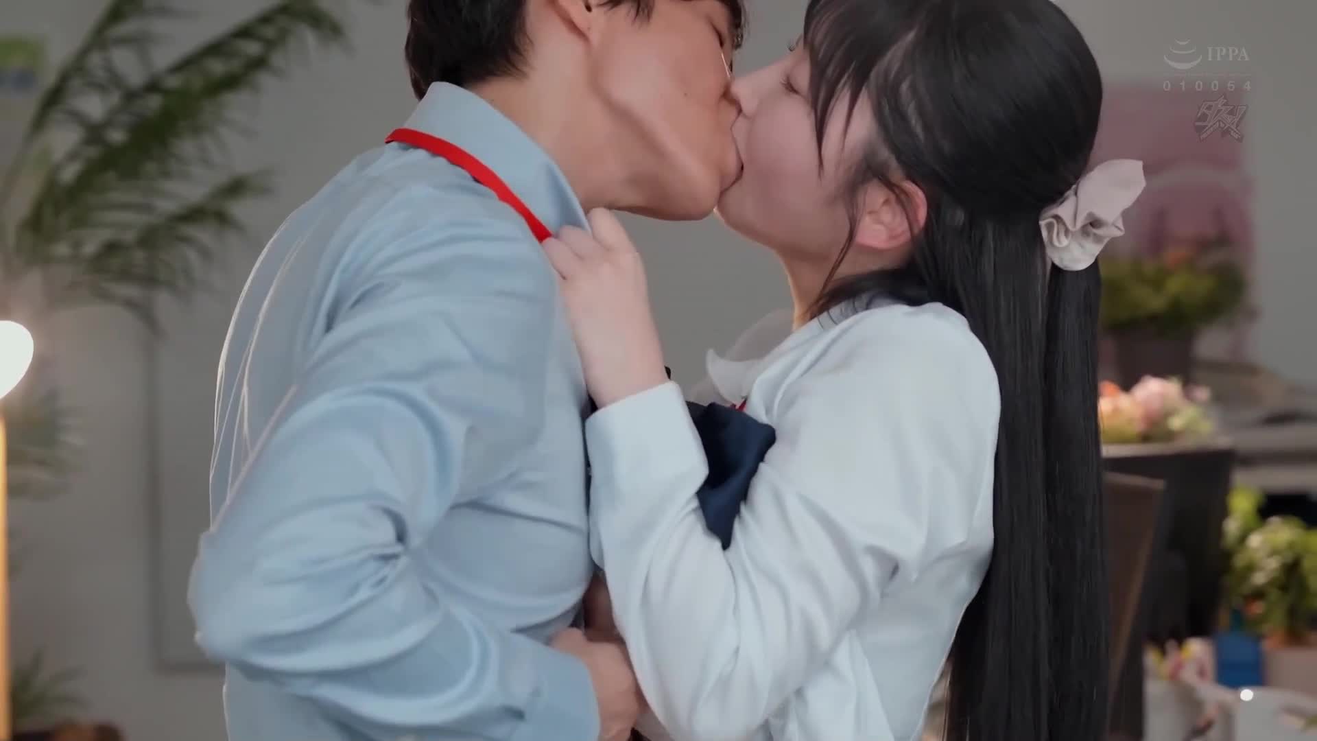 When I woke up, I found my female colleague in the room wearing underwear! She usually keeps a tough mouth, but suddenly she starts to act like a spoiled brat... - AV大平台-Chinese Subtitles, Adult Films, AV, China, Online Streaming