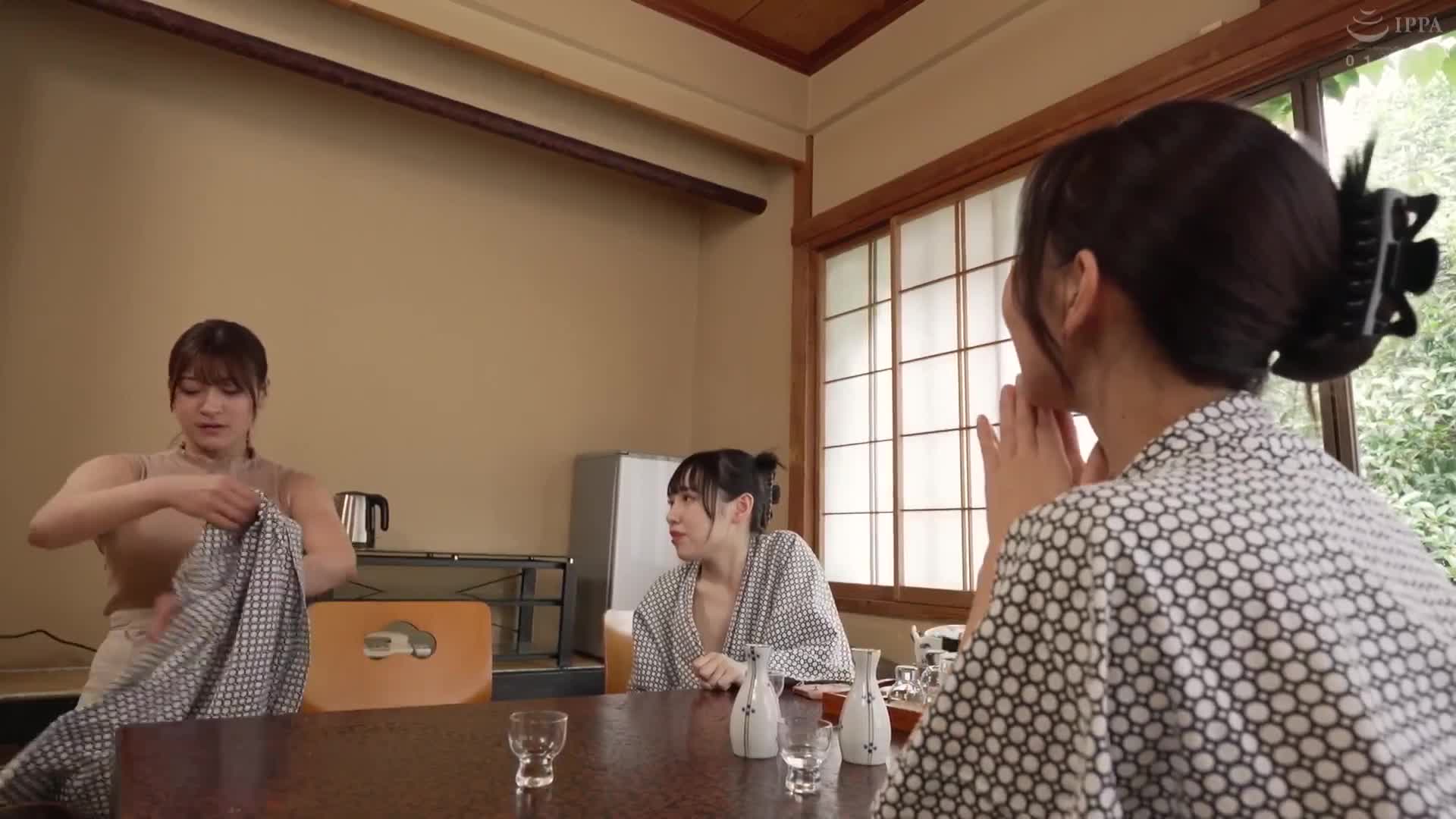 Don&#039;t hide it, show it to me! &quot;On a company trip, my busty female coworkers discovered my big cock and started fighting over it!&quot; ! - AV大平台-Chinese Subtitles, Adult Films, AV, China, Online Streaming