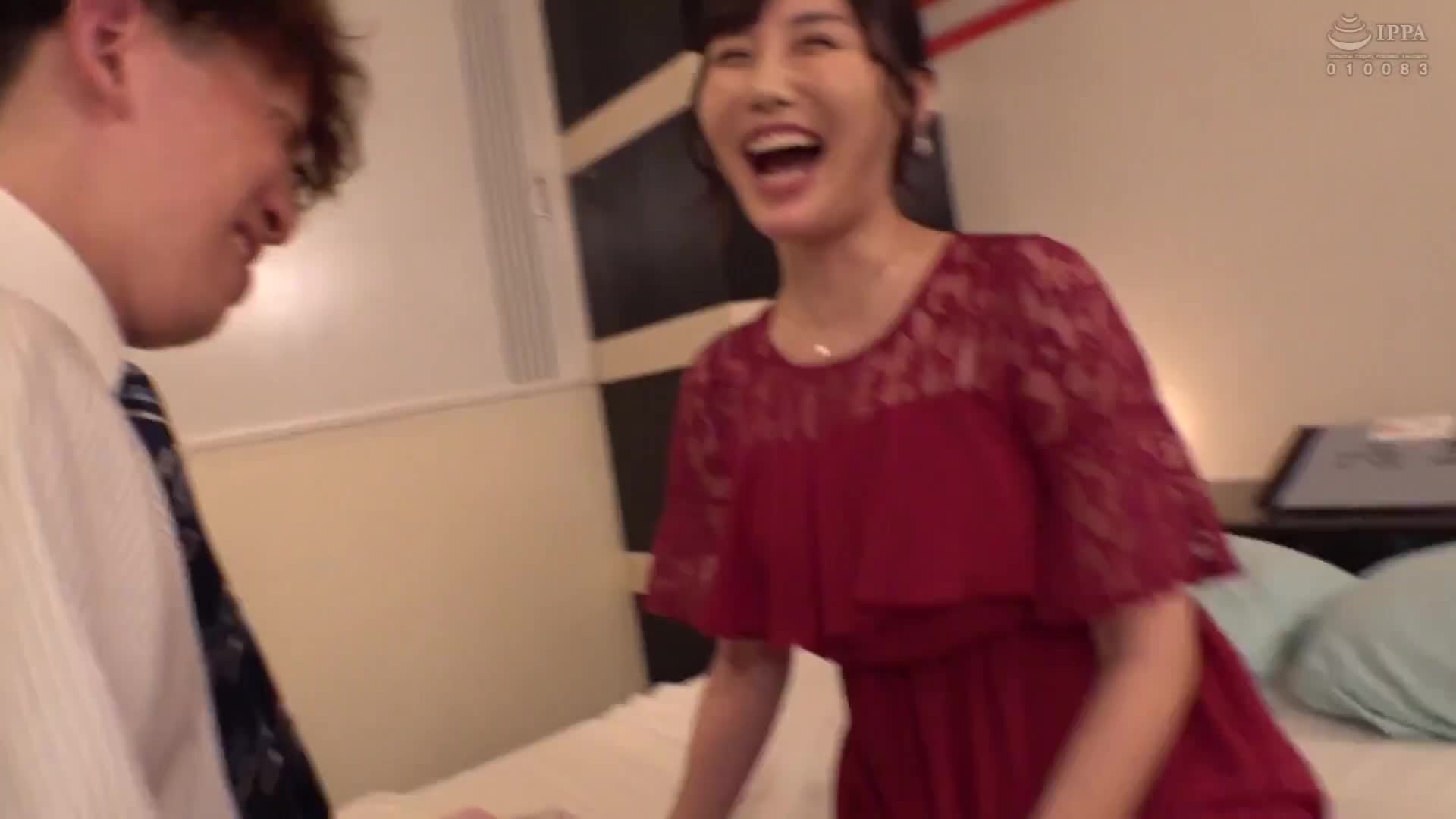 General male and female monitoring AV: Surprising negotiations just before the last train on your way home from the after-party! Adult men and women who are friends take on an extreme mission that costs 100,000 yen per creampie! Two young wives with a little tipsy wife have sex in a love hotel with... - AV大平台-Chinese Subtitles, Adult Films, AV, China, Online Streaming