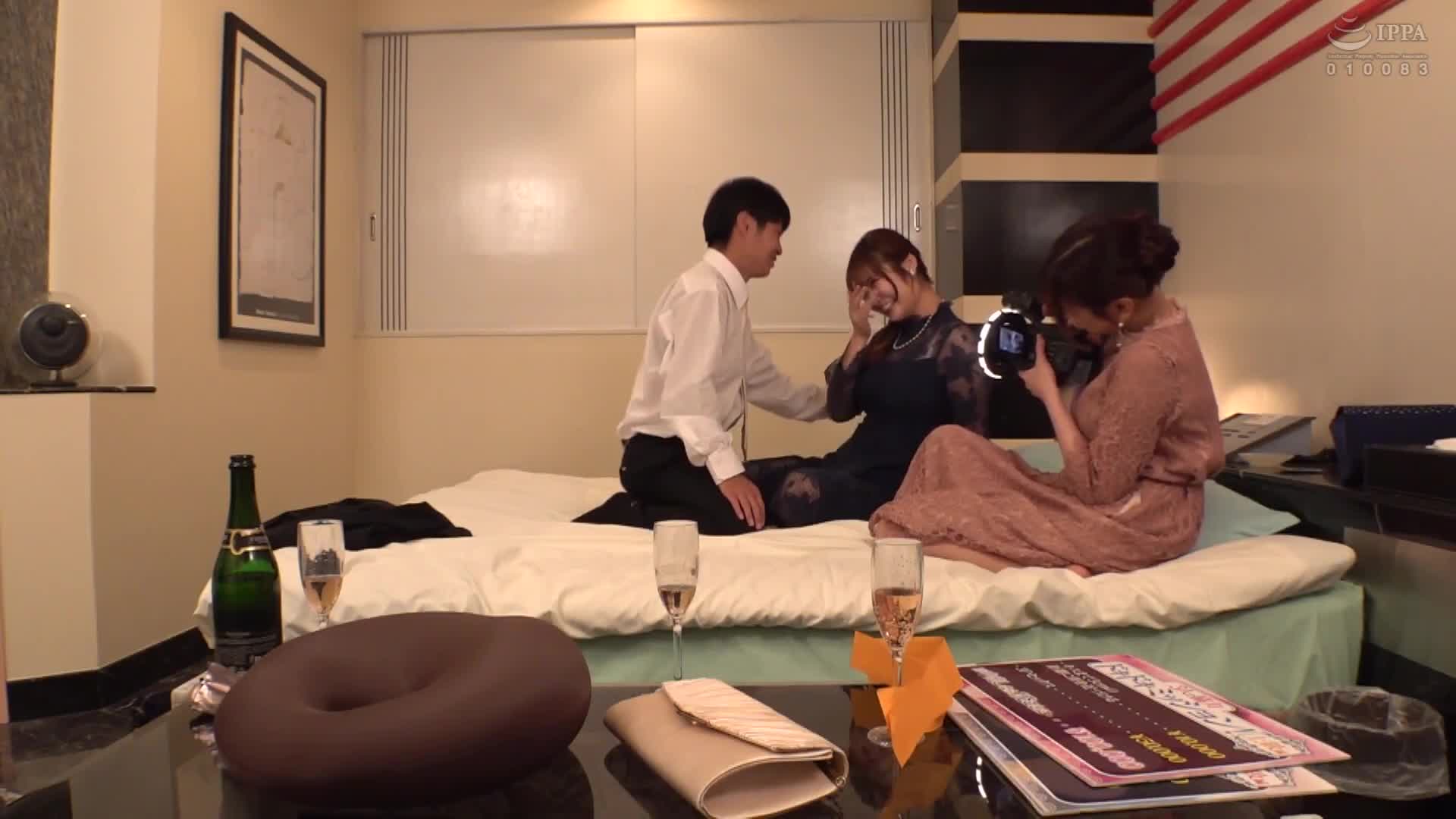 General male and female monitoring AV: Surprising negotiations just before the last train on your way home from the after-party! Adult men and women who are friends take on an extreme mission that costs 100,000 yen per creampie! Two young wives with a little tipsy wife have sex in a love hotel with... - AV大平台-Chinese Subtitles, Adult Films, AV, China, Online Streaming