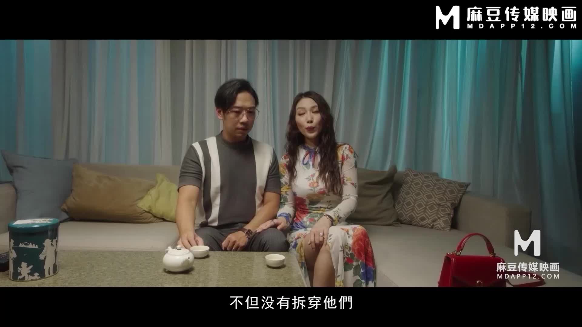 The newlywed wife and the vegetable owner raped the delicate wife in the toilet of the vegetable stall (Part 2) - AV大平台-Chinese Subtitles, Adult Films, AV, China, Online Streaming